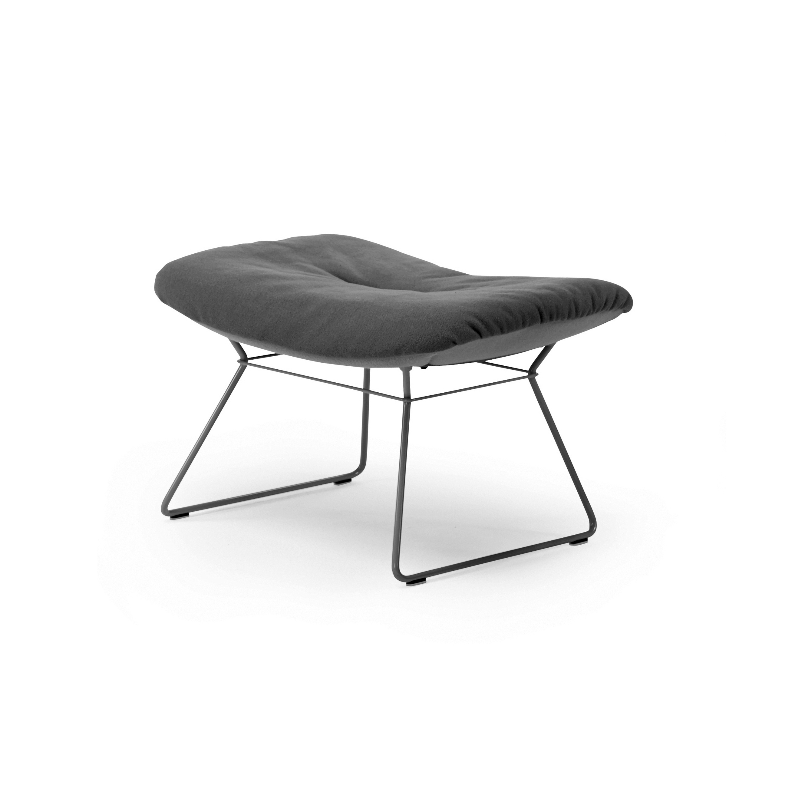 Leya | Ottoman with wire frame