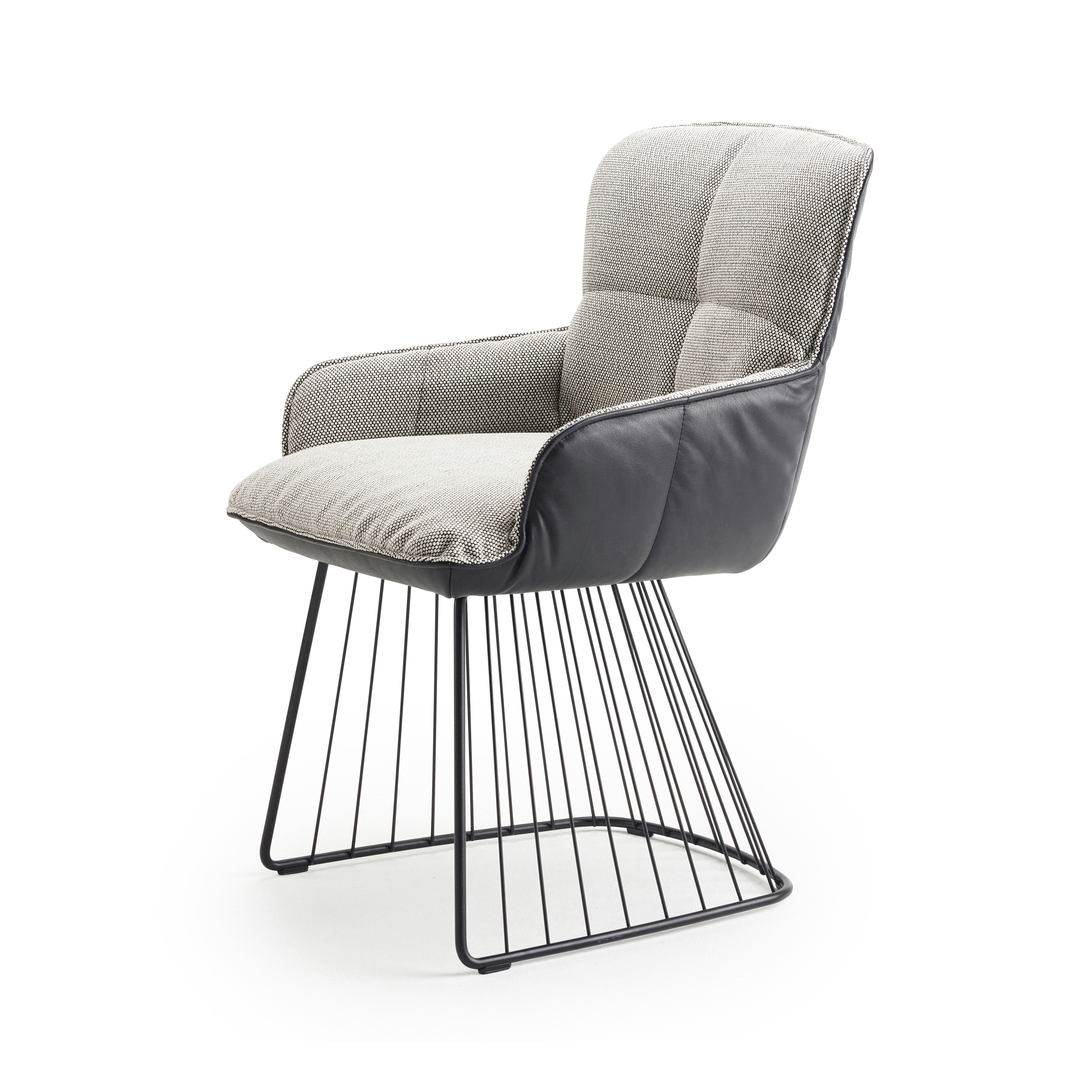 Marla | Armchair Low with harp frame