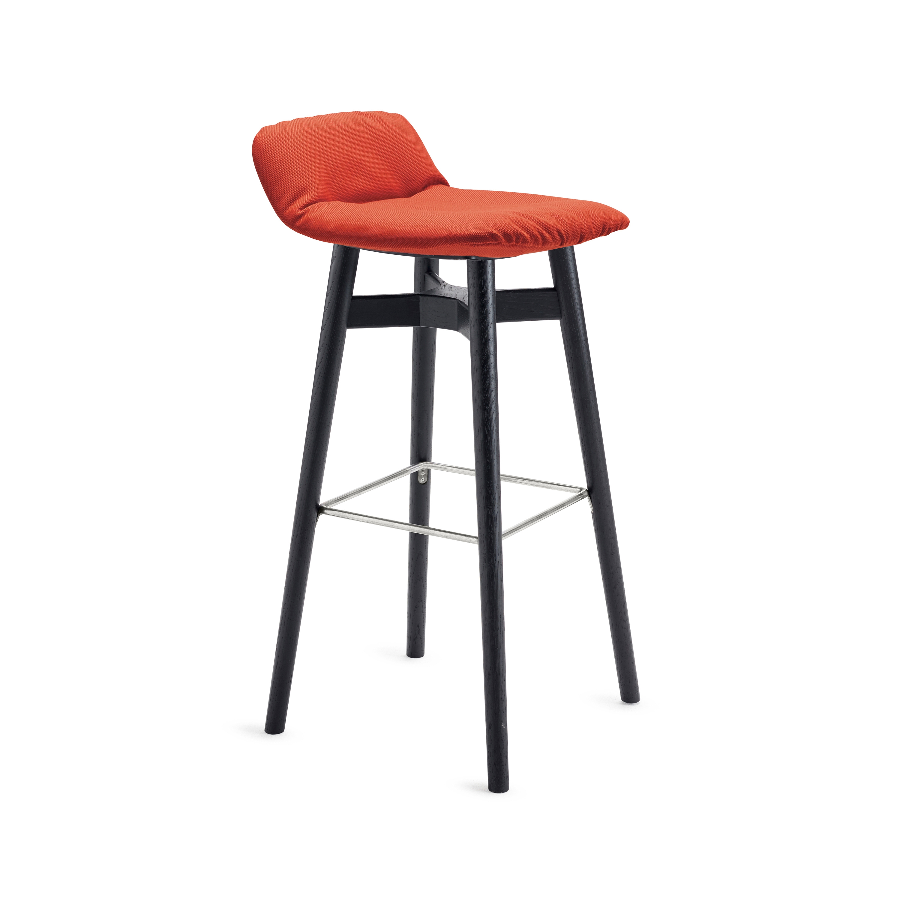 Mostra il prodotto Leya | Barstool Low with wooden frame del produttore FREIFRAU MANUFAKTUR