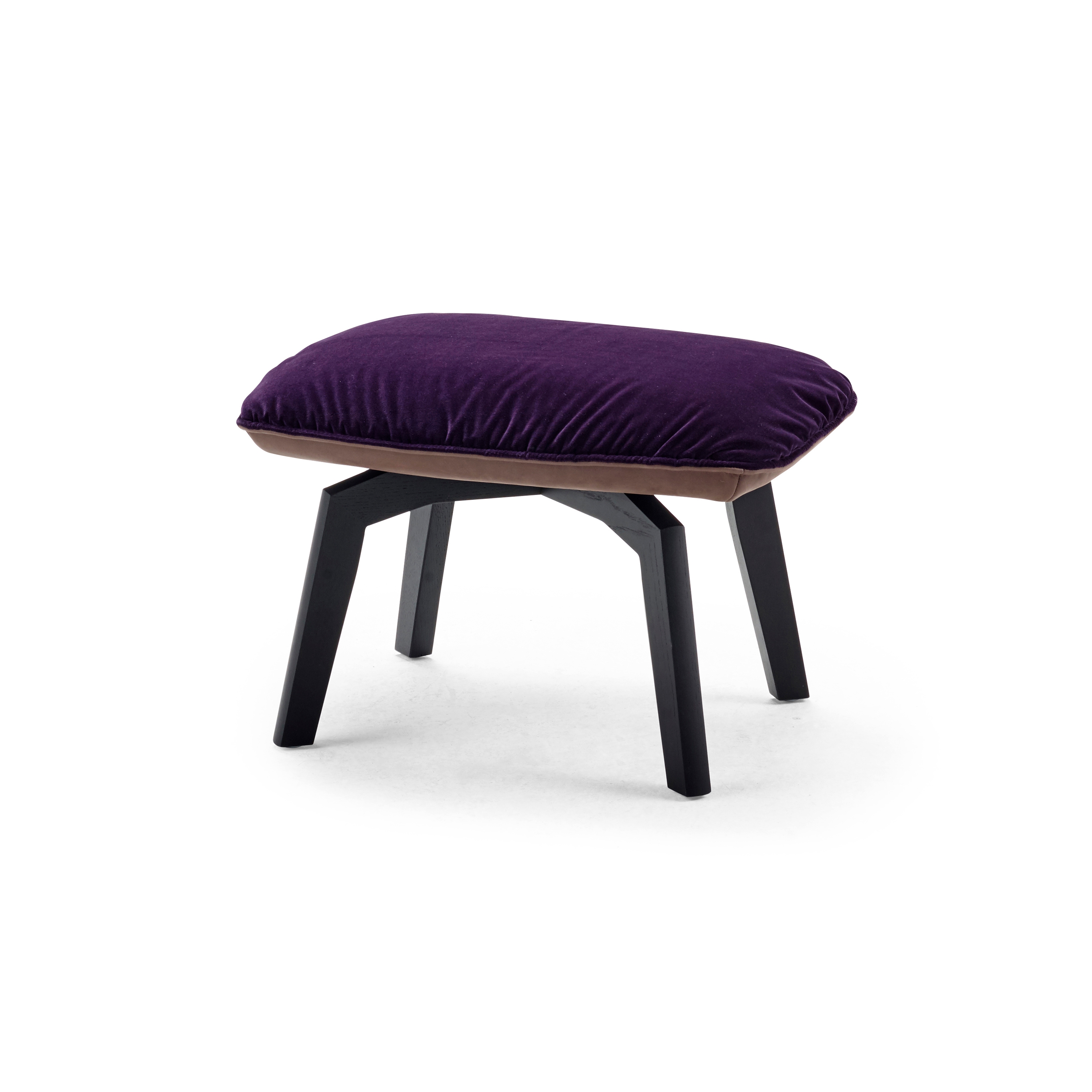 Vertoon produk Marla | Ottoman with wooden frame van vervaardiger FREIFRAU MANUFAKTUR