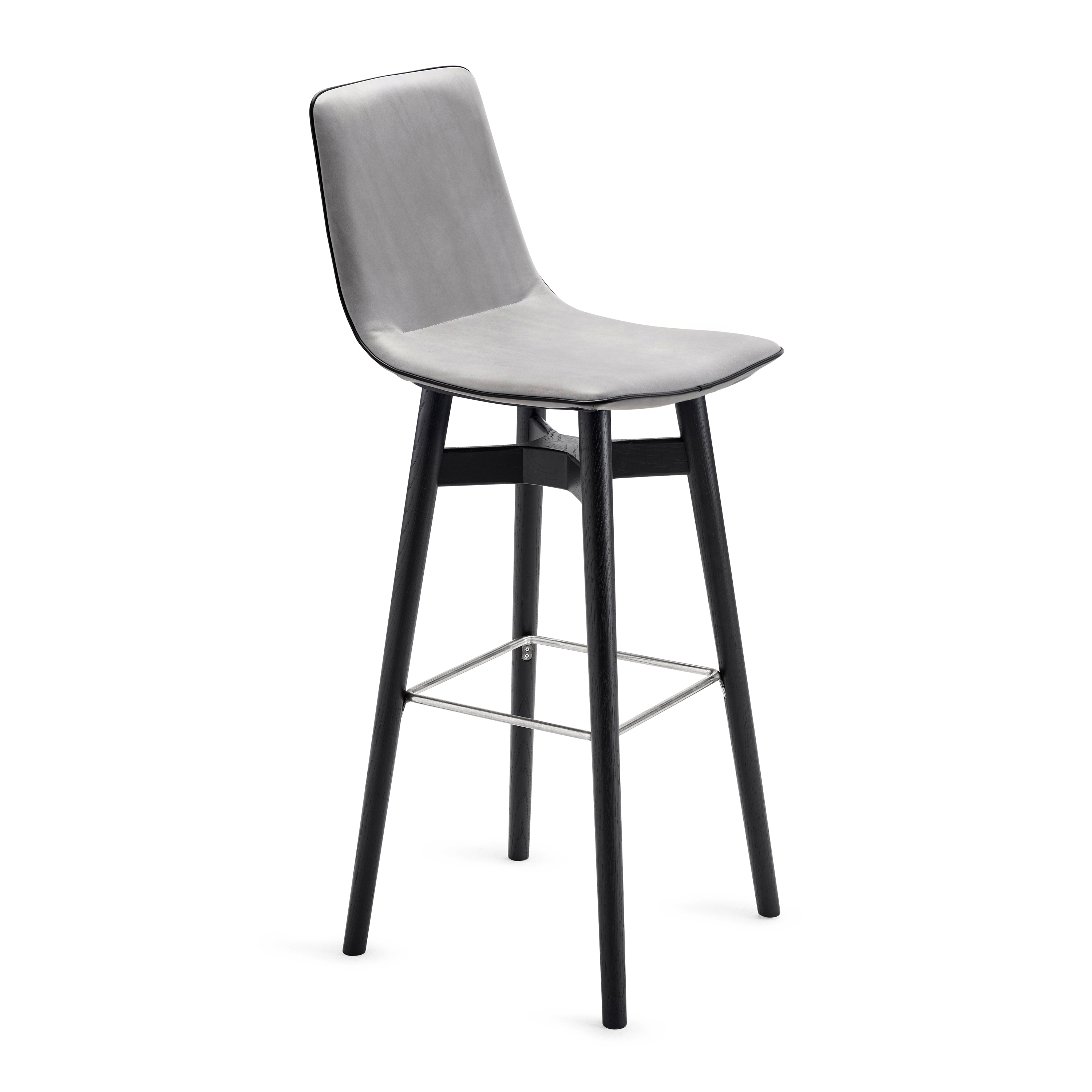 Display product Amelie | Barstool High with wooden frame from manufacturer FREIFRAU MANUFAKTUR