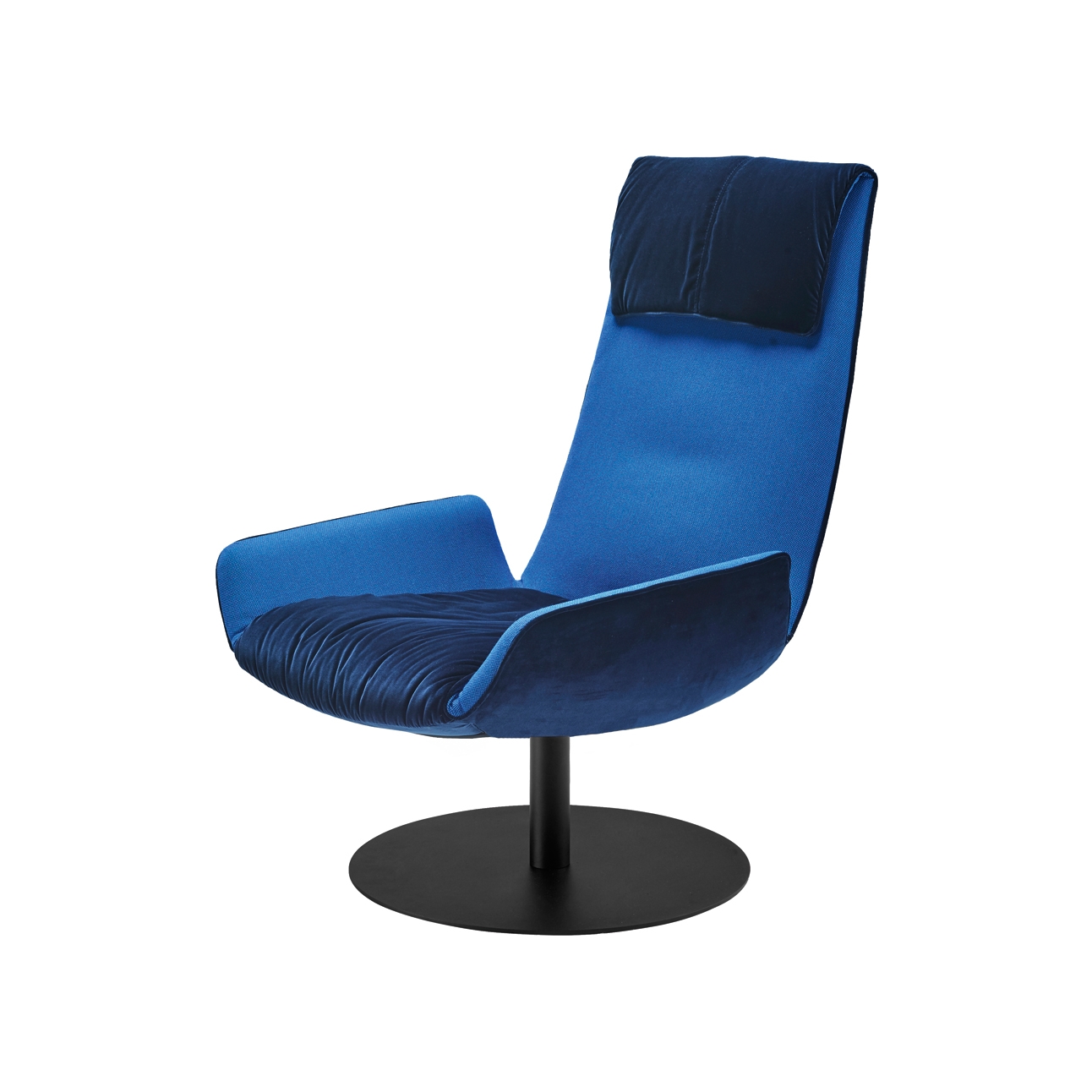 Display product Amelie | Lounge Chair with central leg from manufacturer FREIFRAU MANUFAKTUR