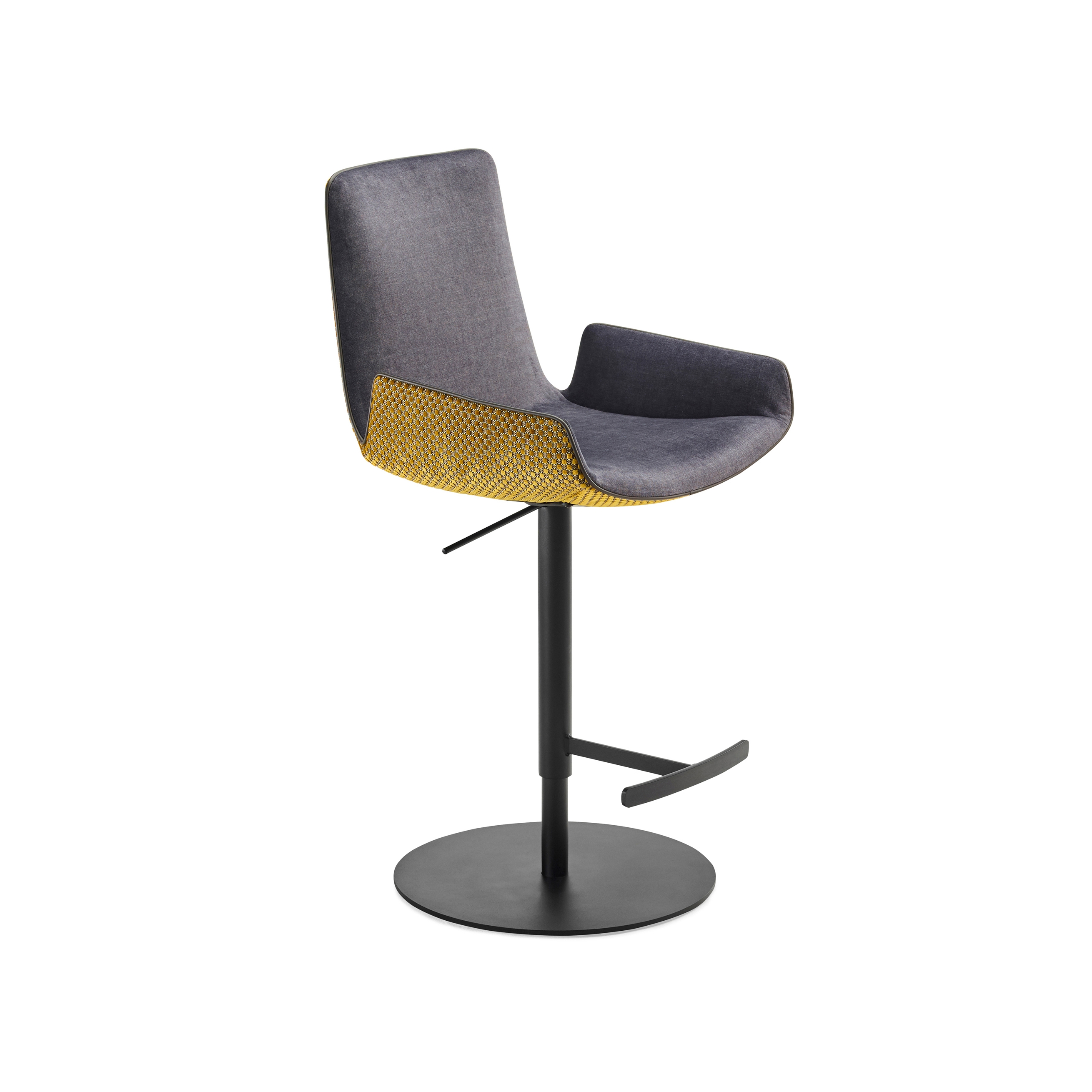 Mostra il prodotto Amelie | Bar Armchair Low with Column foot del produttore FREIFRAU MANUFAKTUR