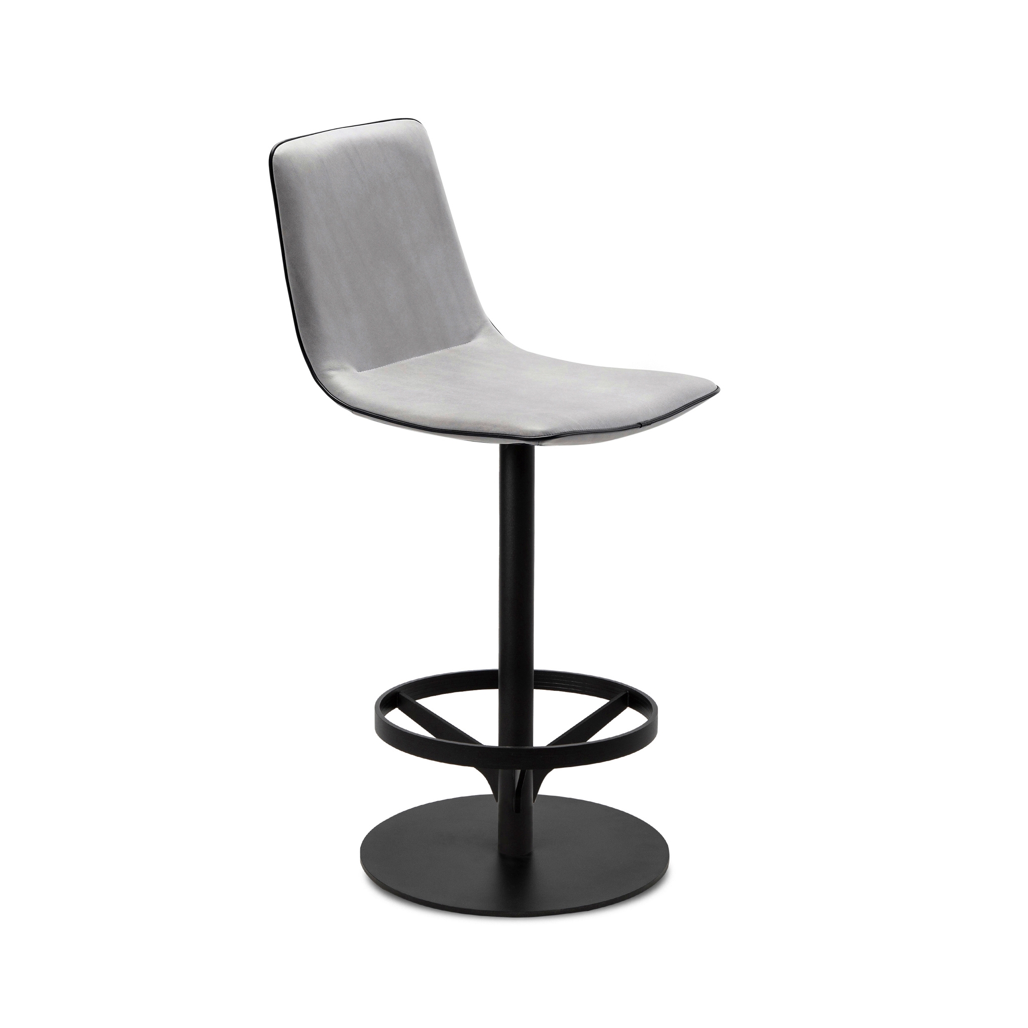 Display product Amelie | Kitchenstool High with central leg from manufacturer FREIFRAU MANUFAKTUR