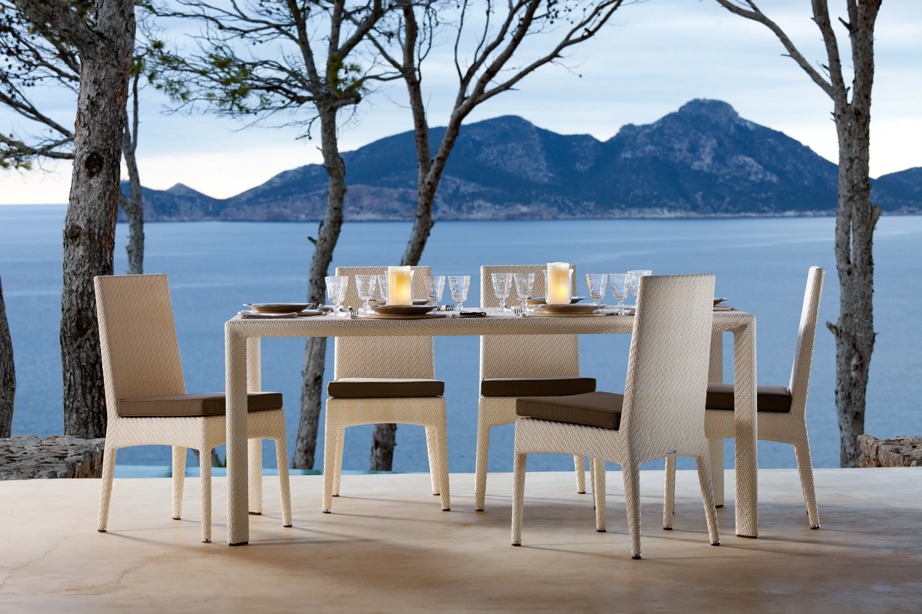 Point - Angul | Rectangular Dining Table