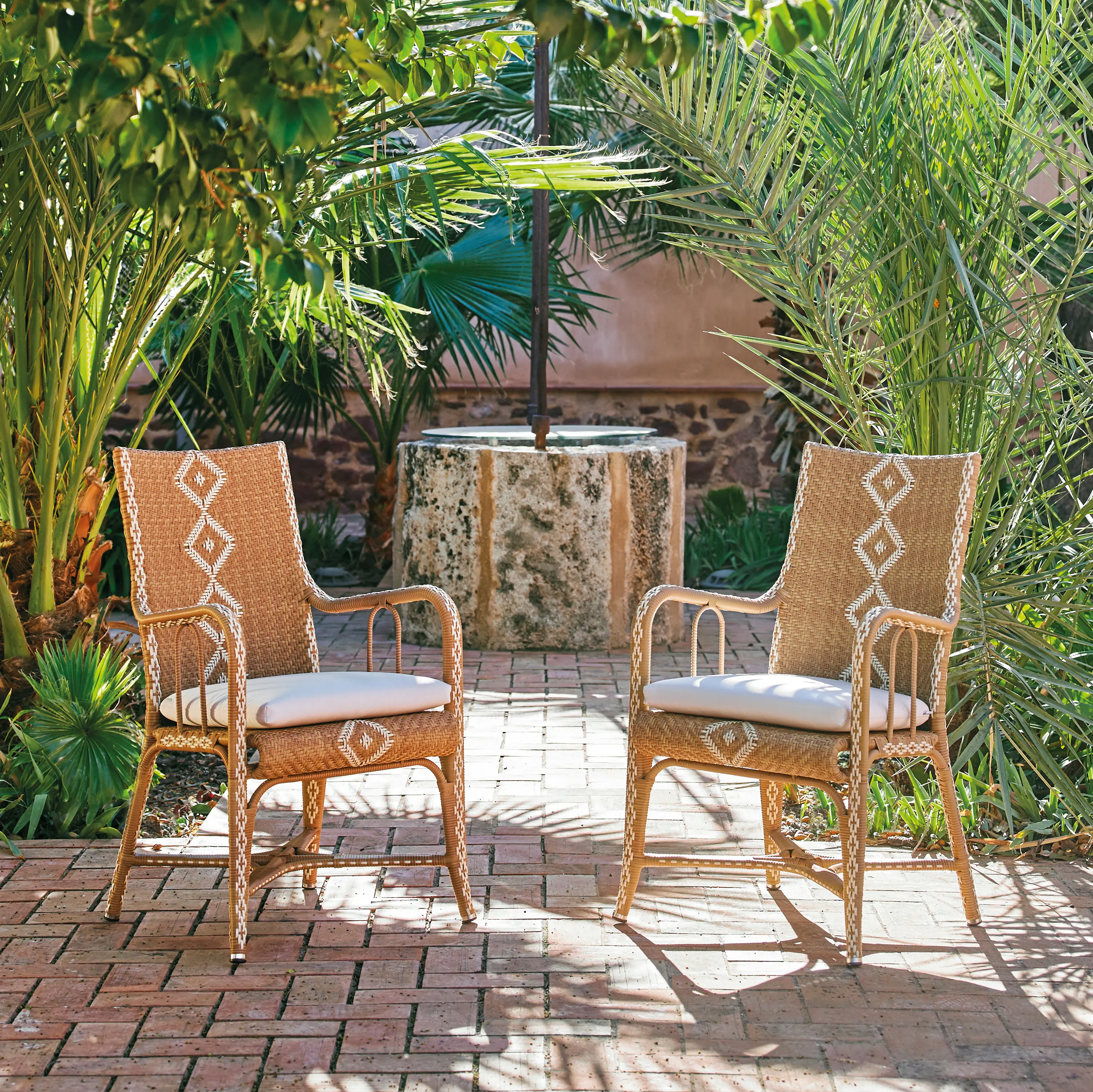 Point - Charleston | Armchair