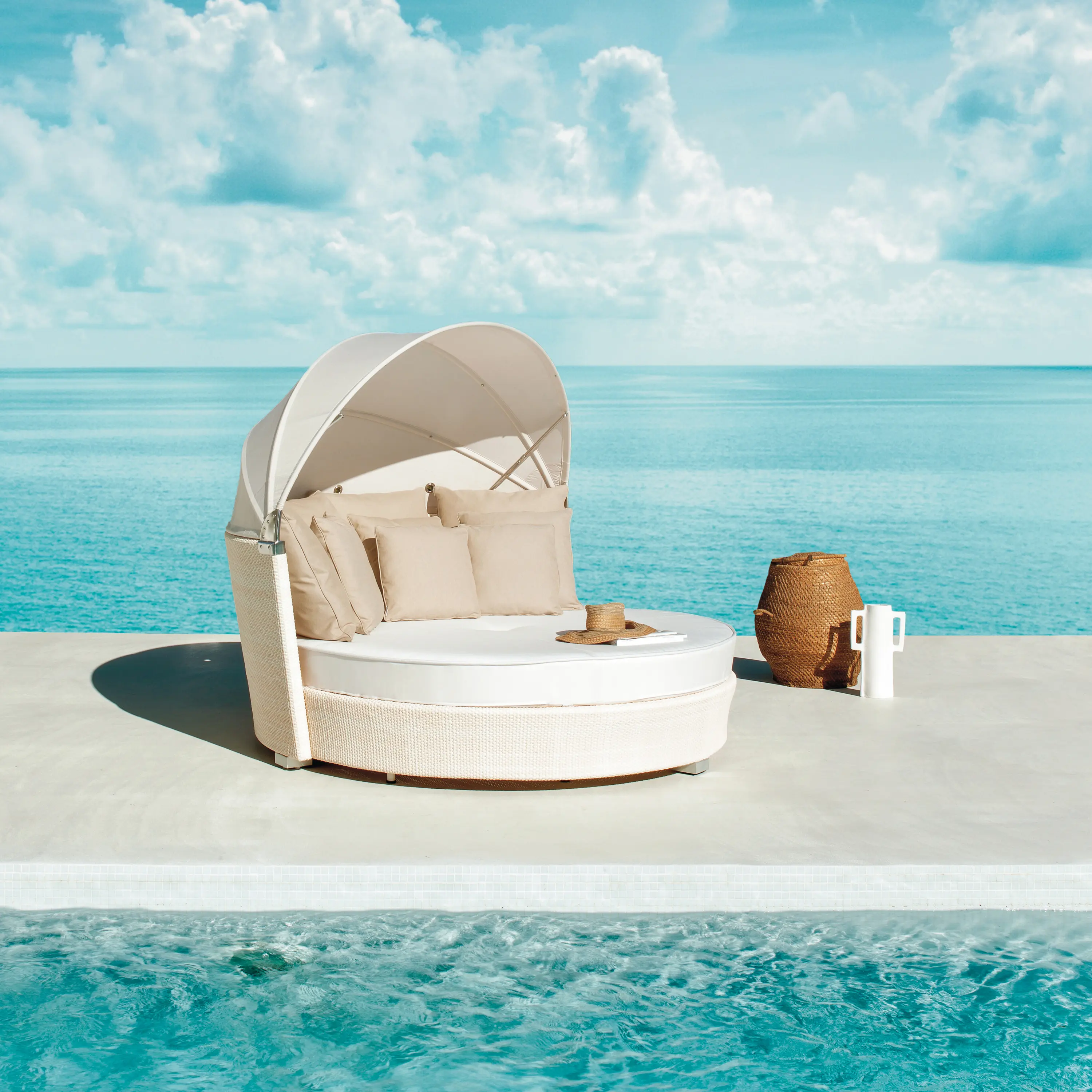 Point - Romantic | Sun Bed With Umbrella