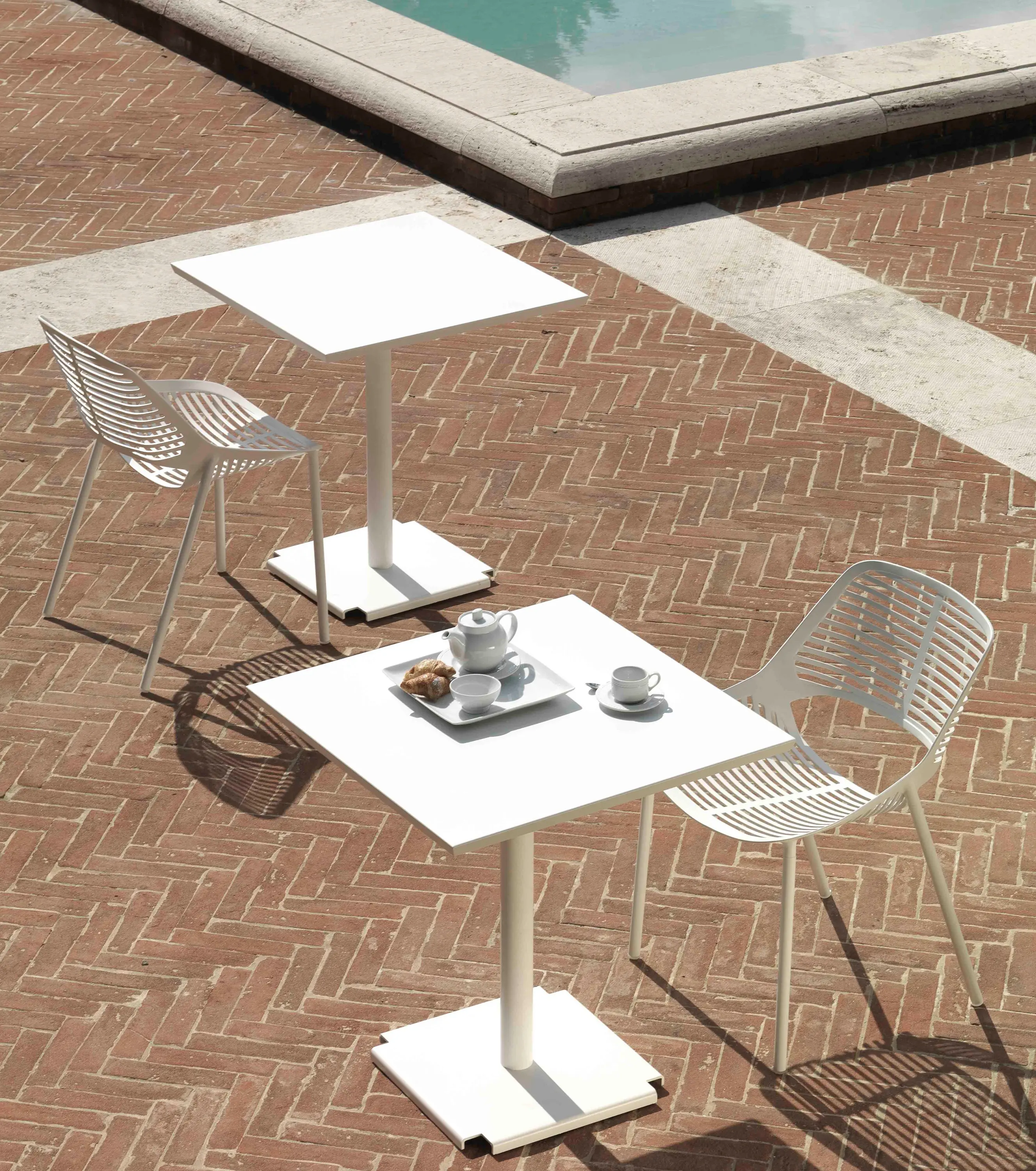 Fast - Omnia Selection - Cross basement Tonik tabletop