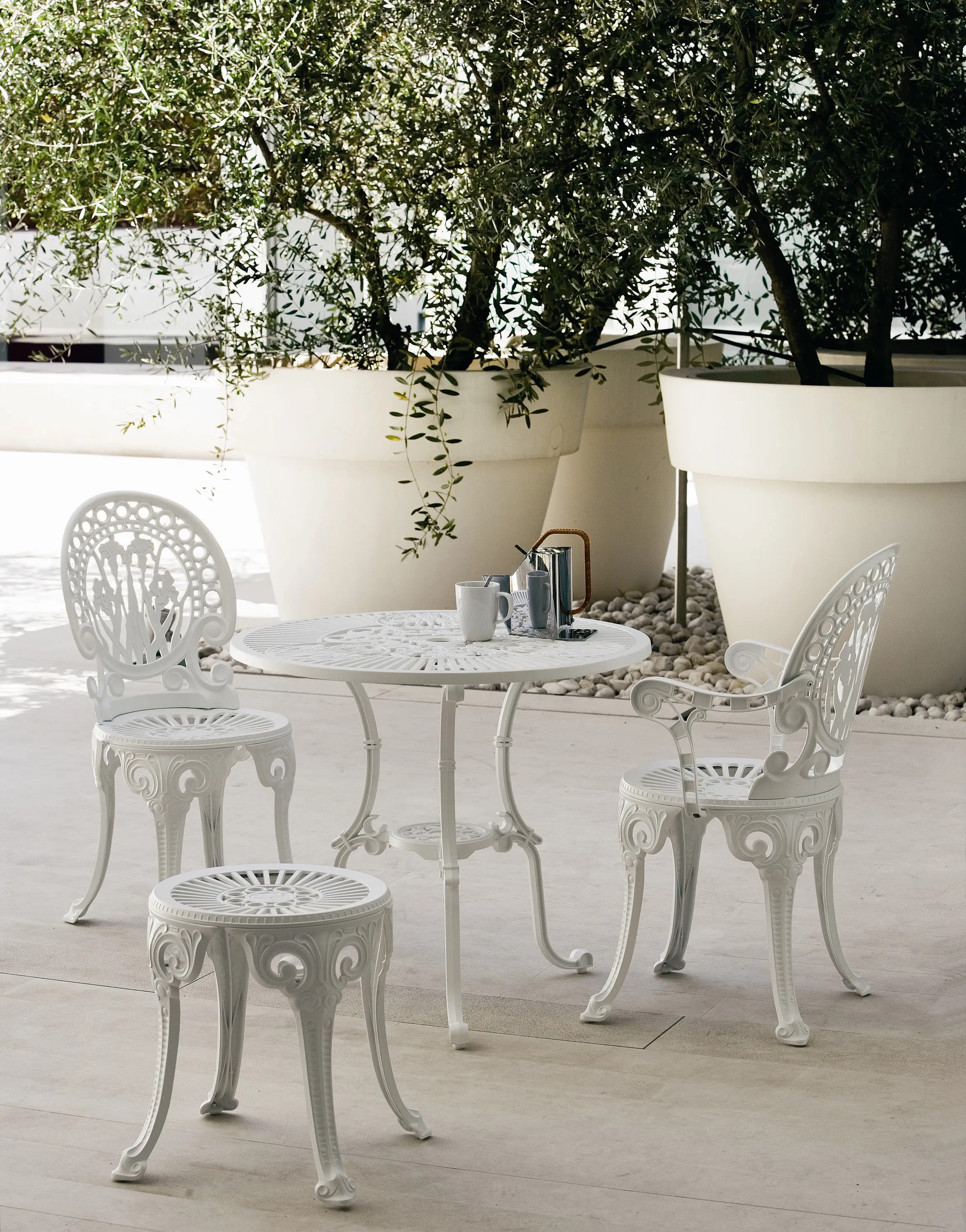 Fast - Omnia Selection - Narcisi round table