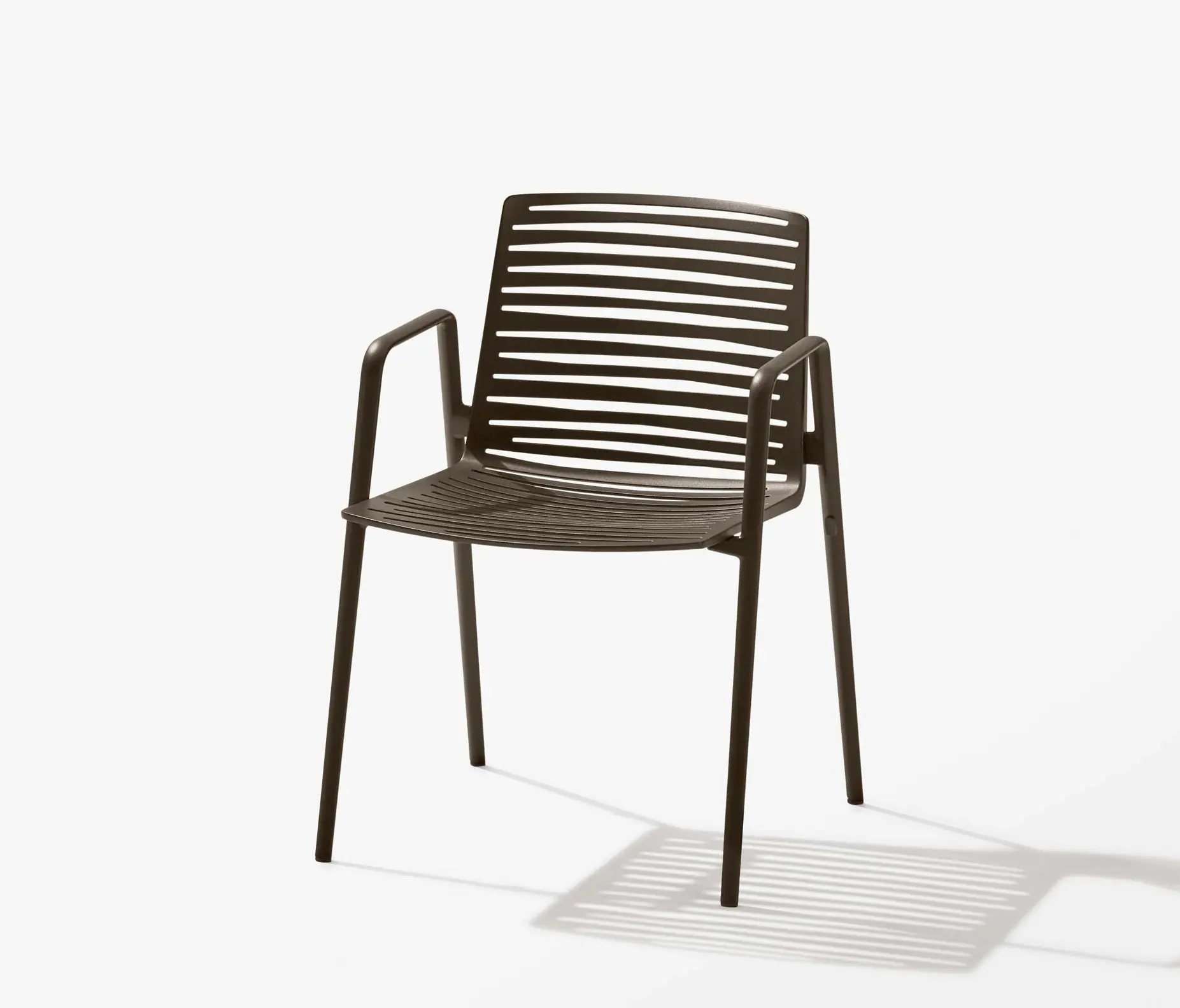 Fast - Zebra chair with armrests