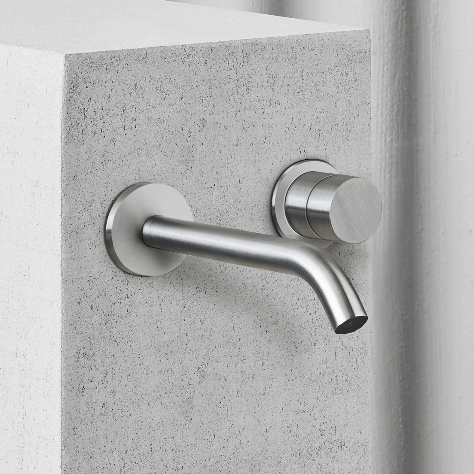 Display product AA/27 Aboutwater Boffi e Fantini | Wall-mount washbasin mixer from manufacturer Fantini