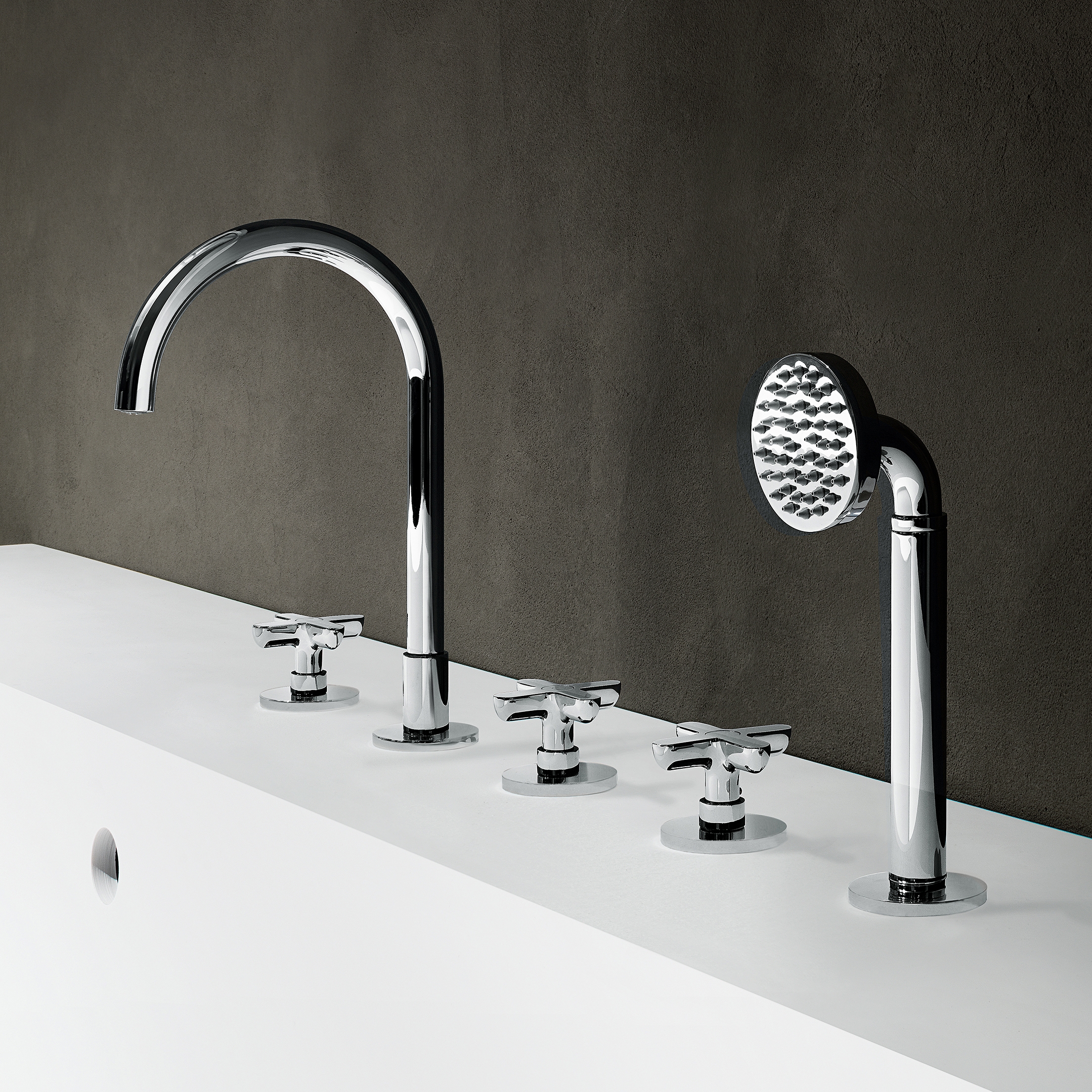 Display product Icona Classic | Deck-mount bathtub mixer from manufacturer Fantini