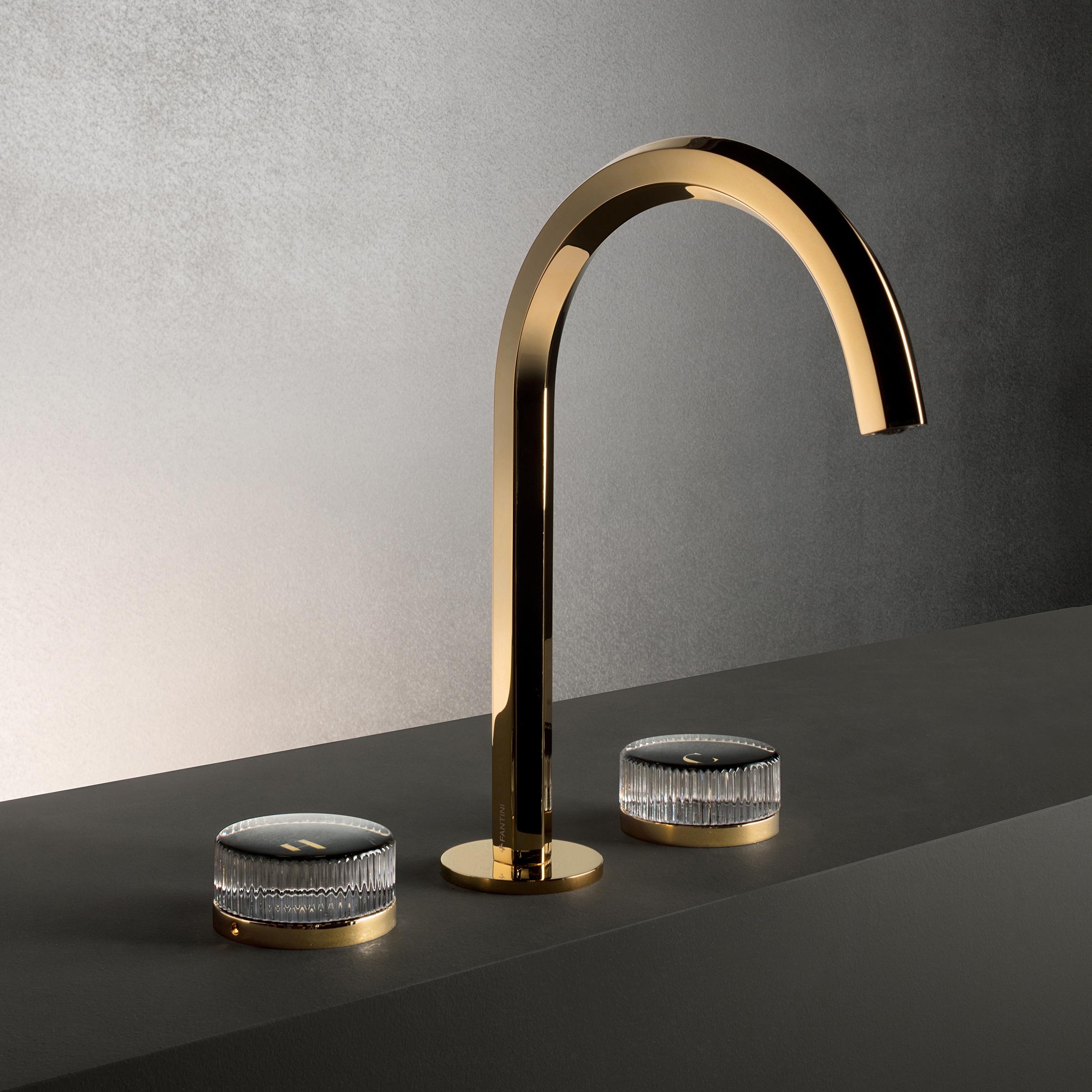 Display product Venezia | 3-hole washbasin mixer from manufacturer Fantini