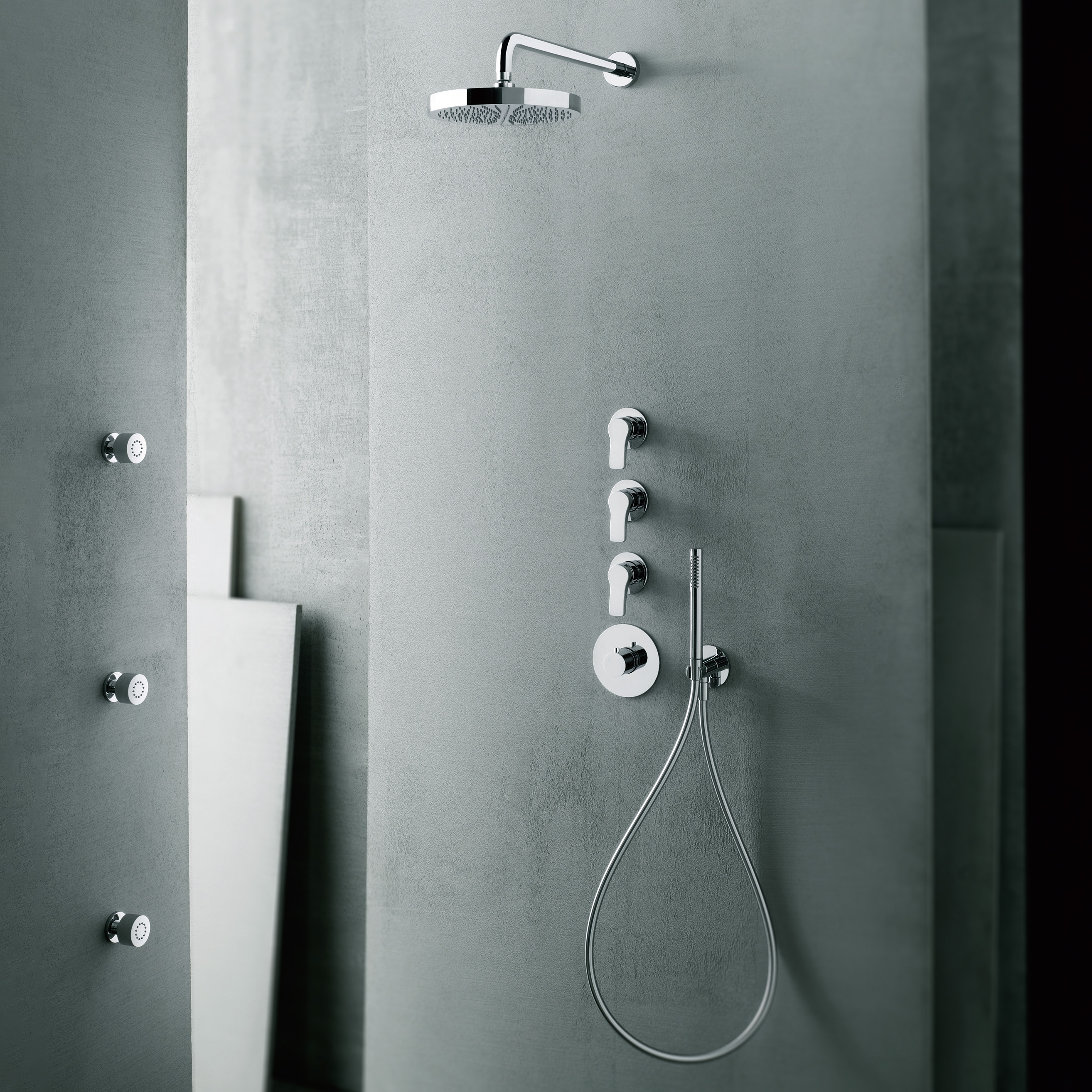 Afficher le produit AL/23 Aboutwater Boffi e Fantini | Mitigeur thermostatique douche à encastrer 3/4'', Robinet d'arrêt 3/4'', bras de douche, pomme de douche, pomme de douche latéral du fabricant Fantini