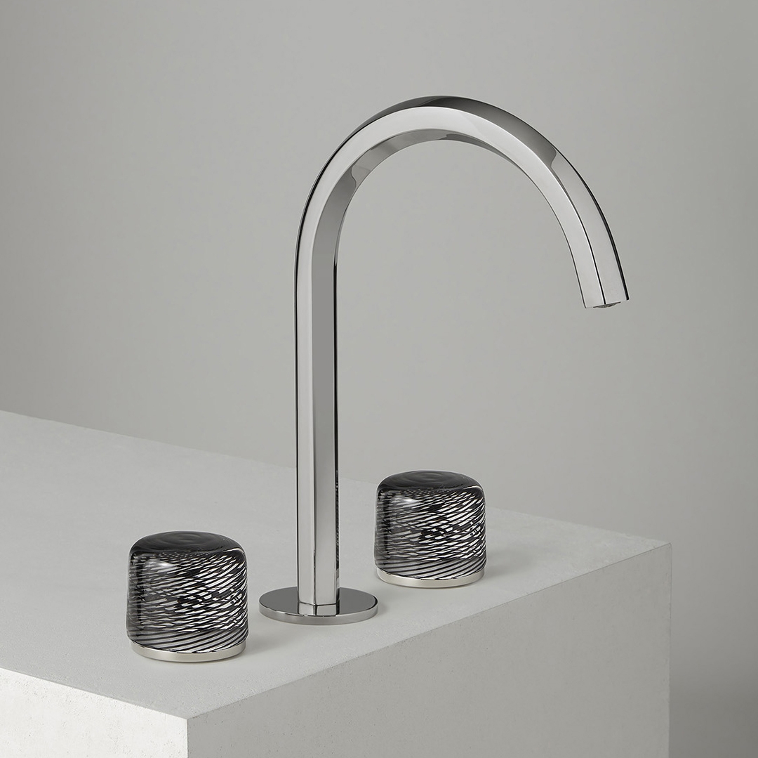 Display product Venezia by Venini | 3-hole washbasin mixer from manufacturer Fantini