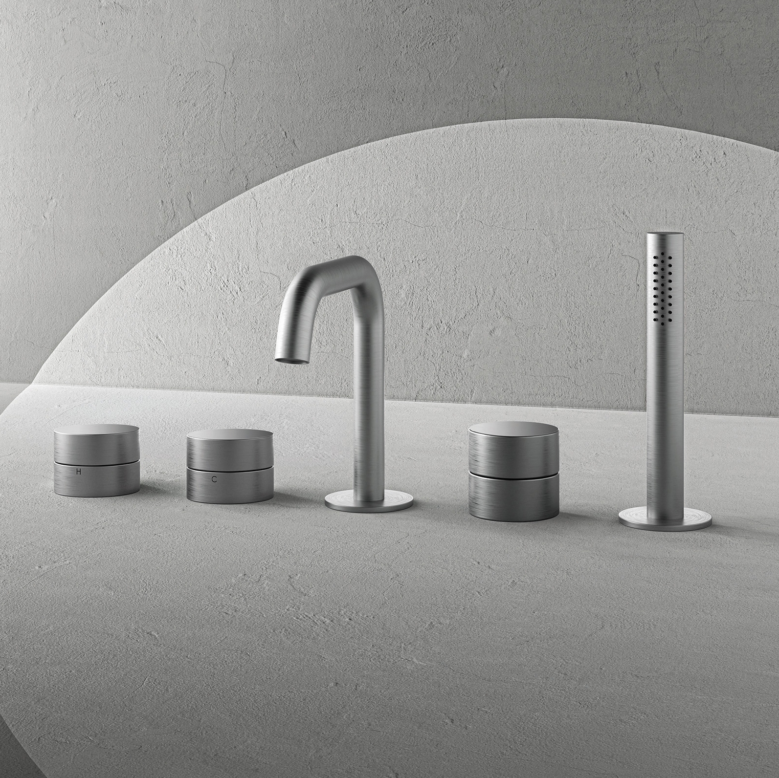Display product AC/ECLIPSE Aboutwater Boffi e Fantini | Deck-mount bathtub mixer from manufacturer Fantini