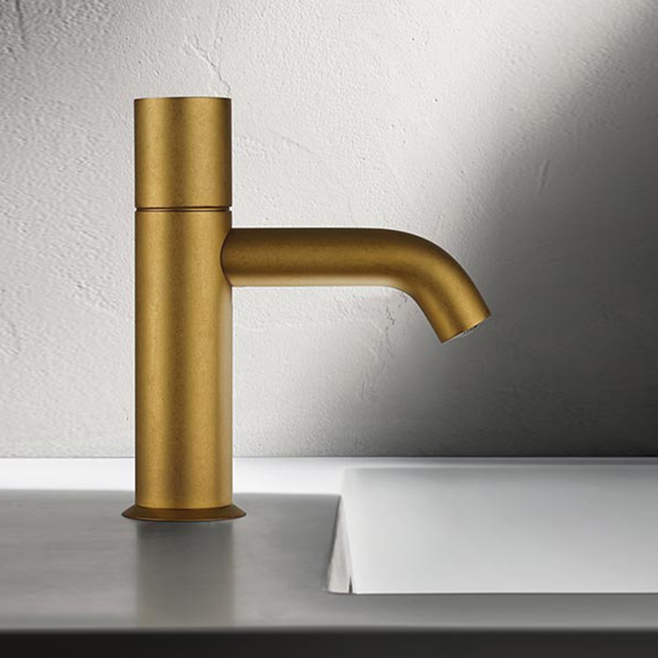 Display product Nostromo | Single-hole washbasin mixer from manufacturer Fantini