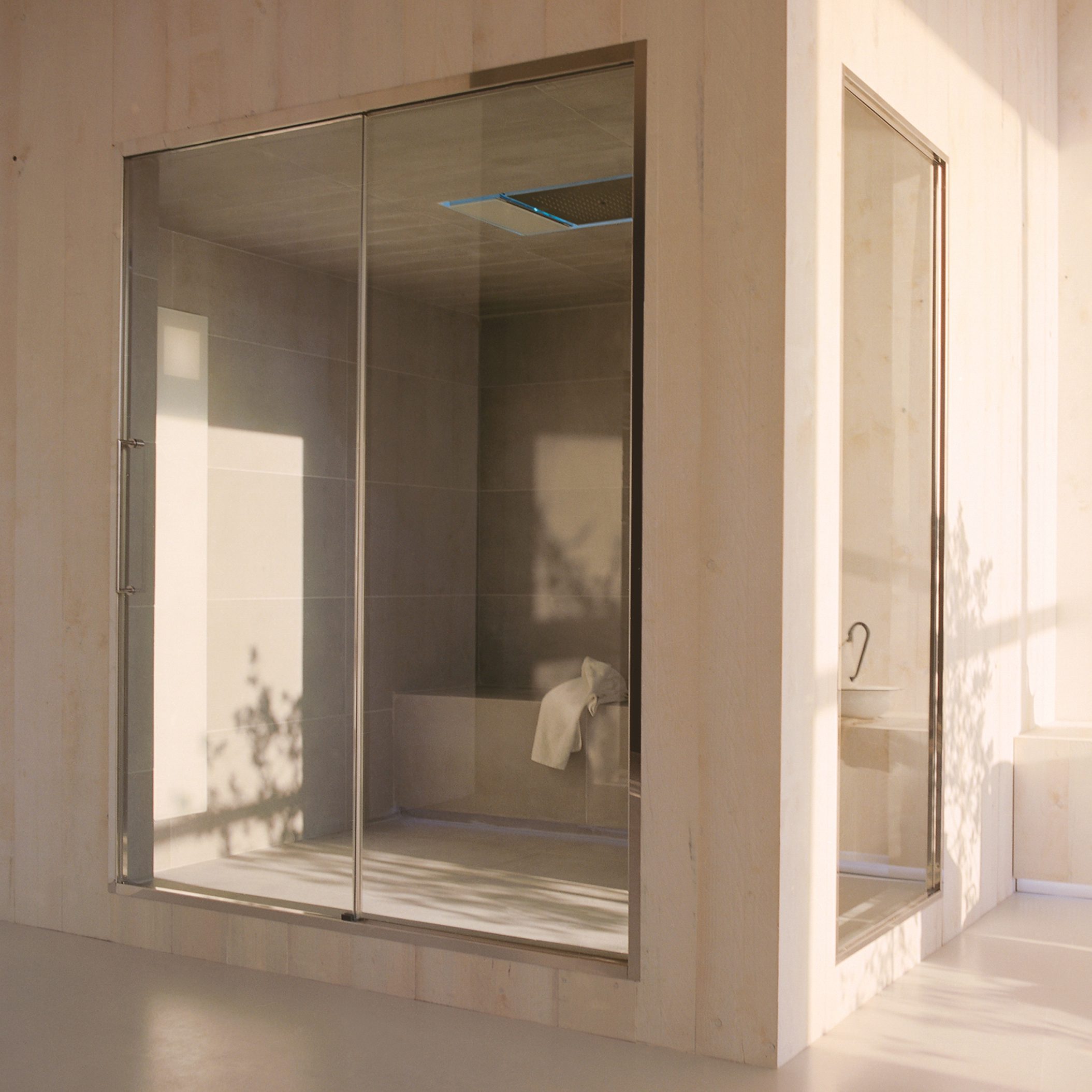 Mostra il prodotto Spazioslide 160 | doors and glass panels del produttore EFFE PERFECT WELLNESS