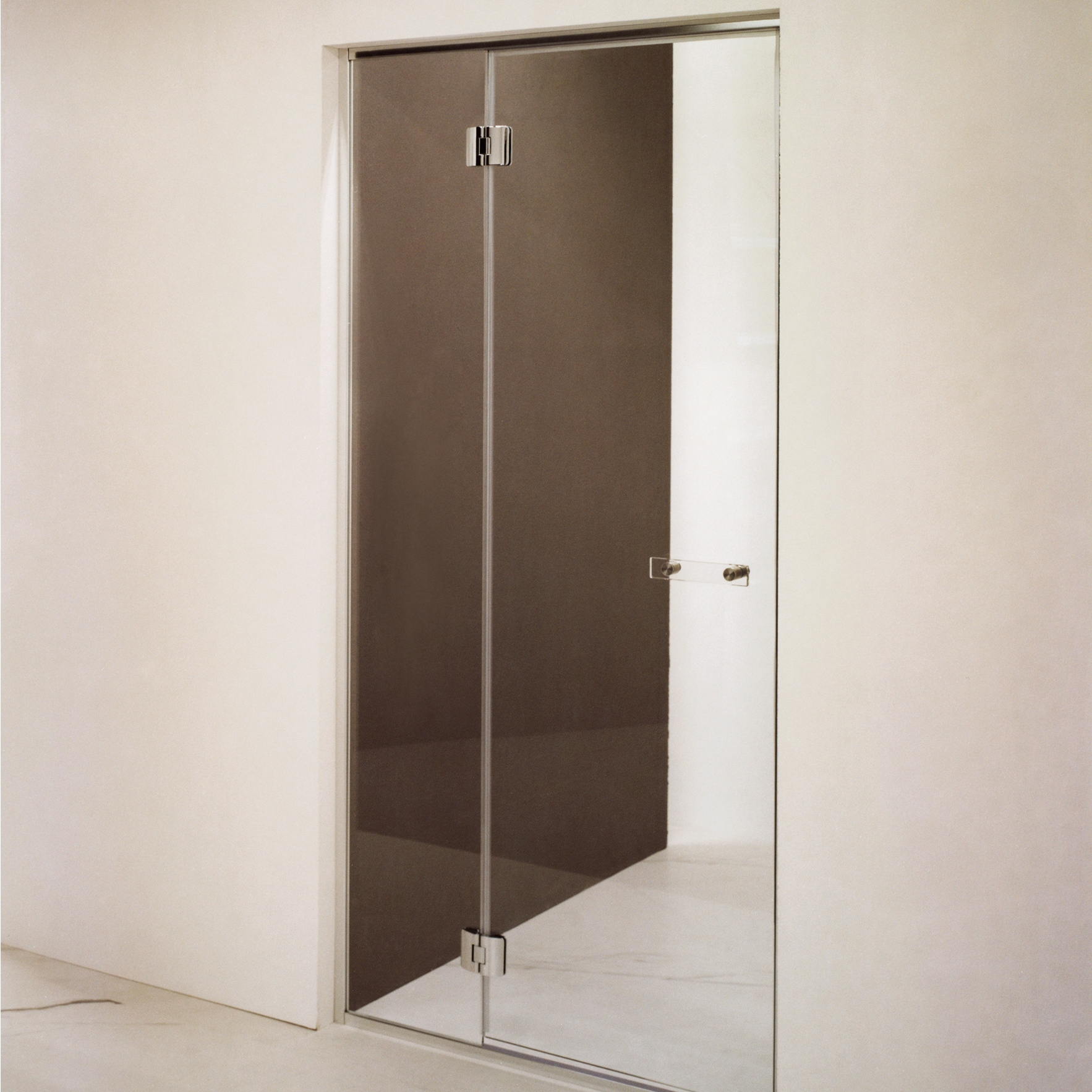 Display product Tuttovetro Contour from manufacturer EFFE PERFECT WELLNESS