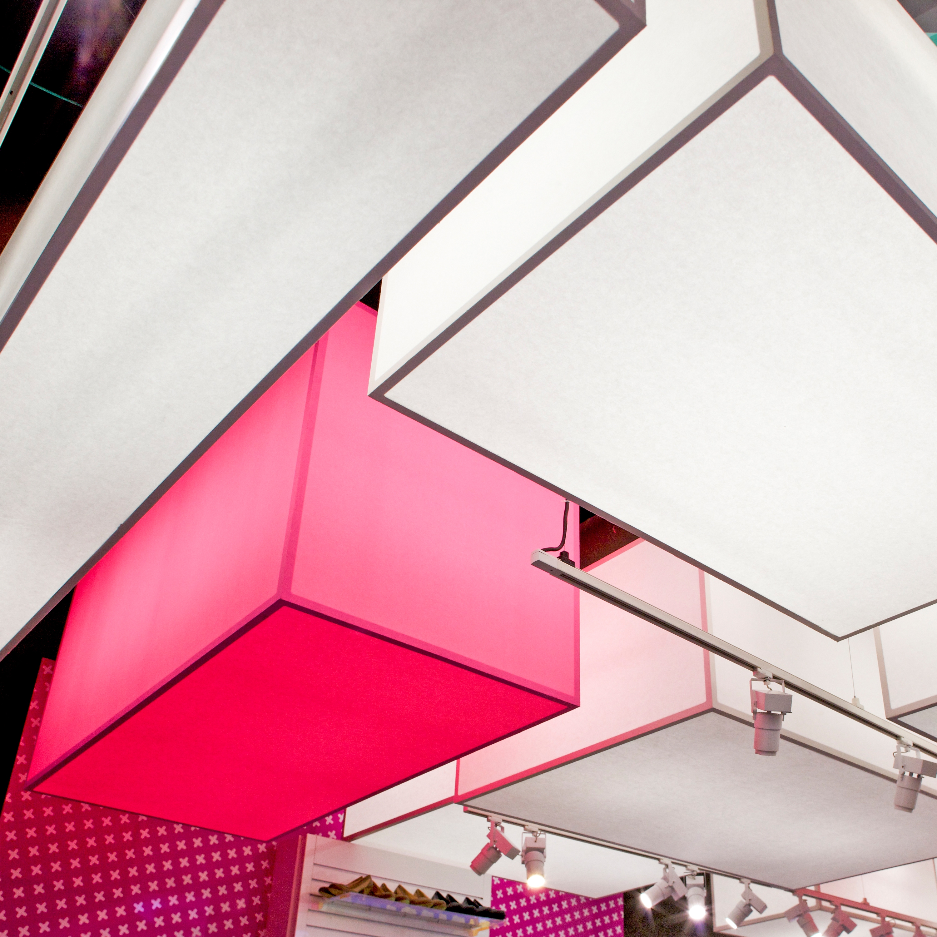 Mostrar el producto Lighted Drop del fabricante PROCÉDÉS CHÉNEL