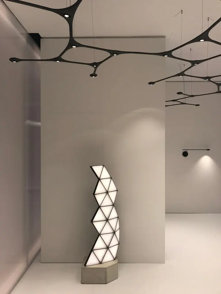 Tokio. Furniture & Lighting - TRIlight TRI18 standard size 18