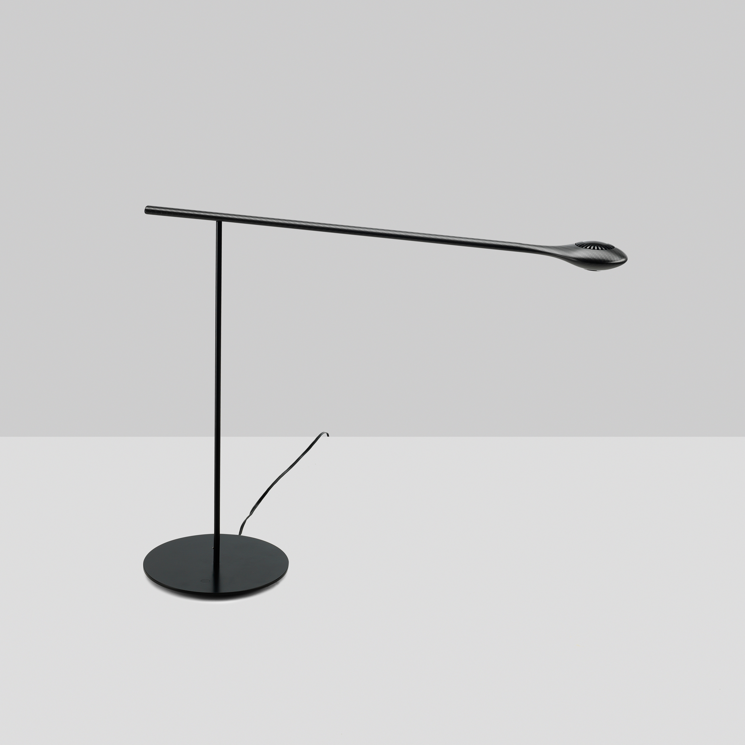 Afficher le produit Carbon Light | Table Lamp du fabricant Tokio. Furniture & Lighting