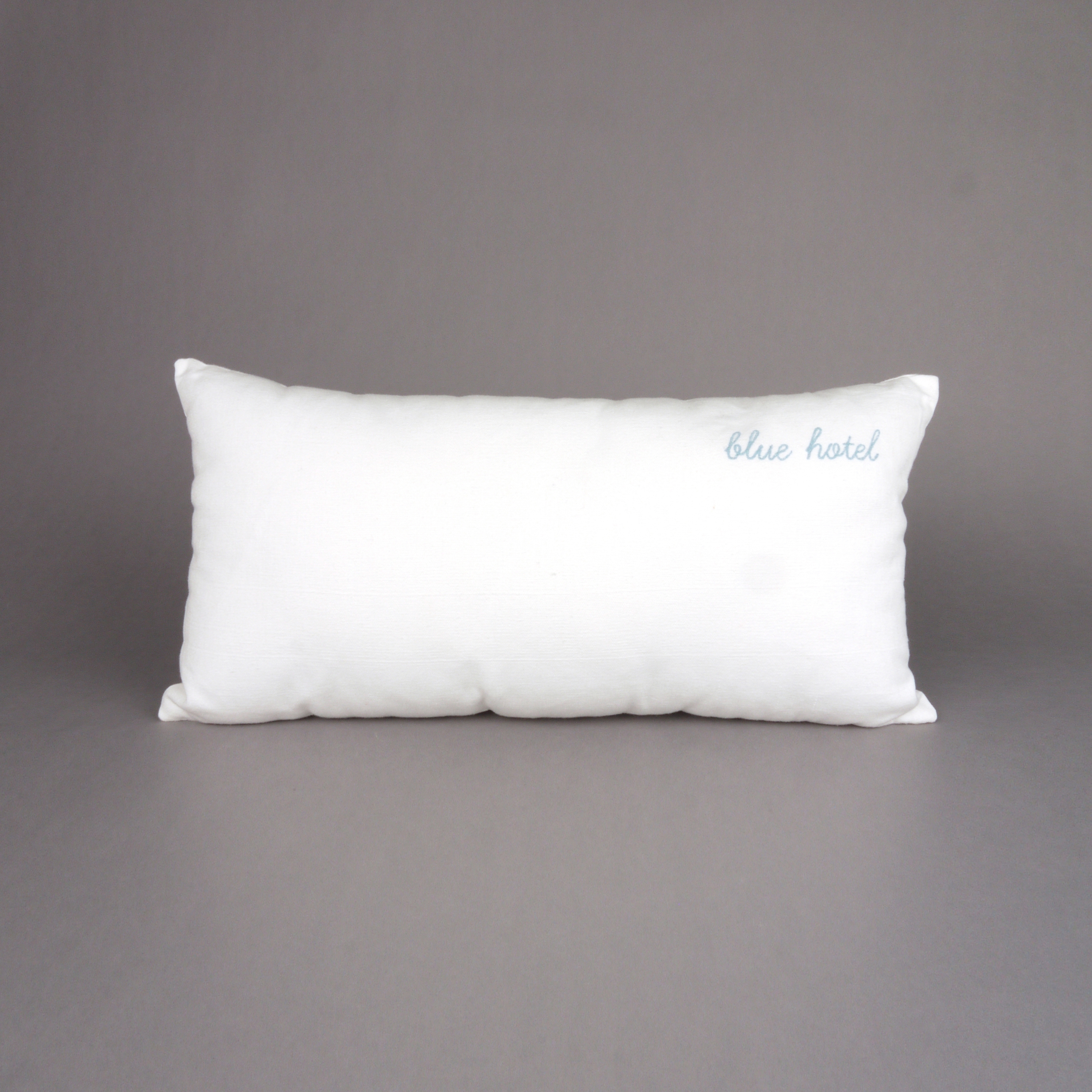Produkt Sing a song Kissen Blue Hotel des Herstellers Chiccham anzeigen