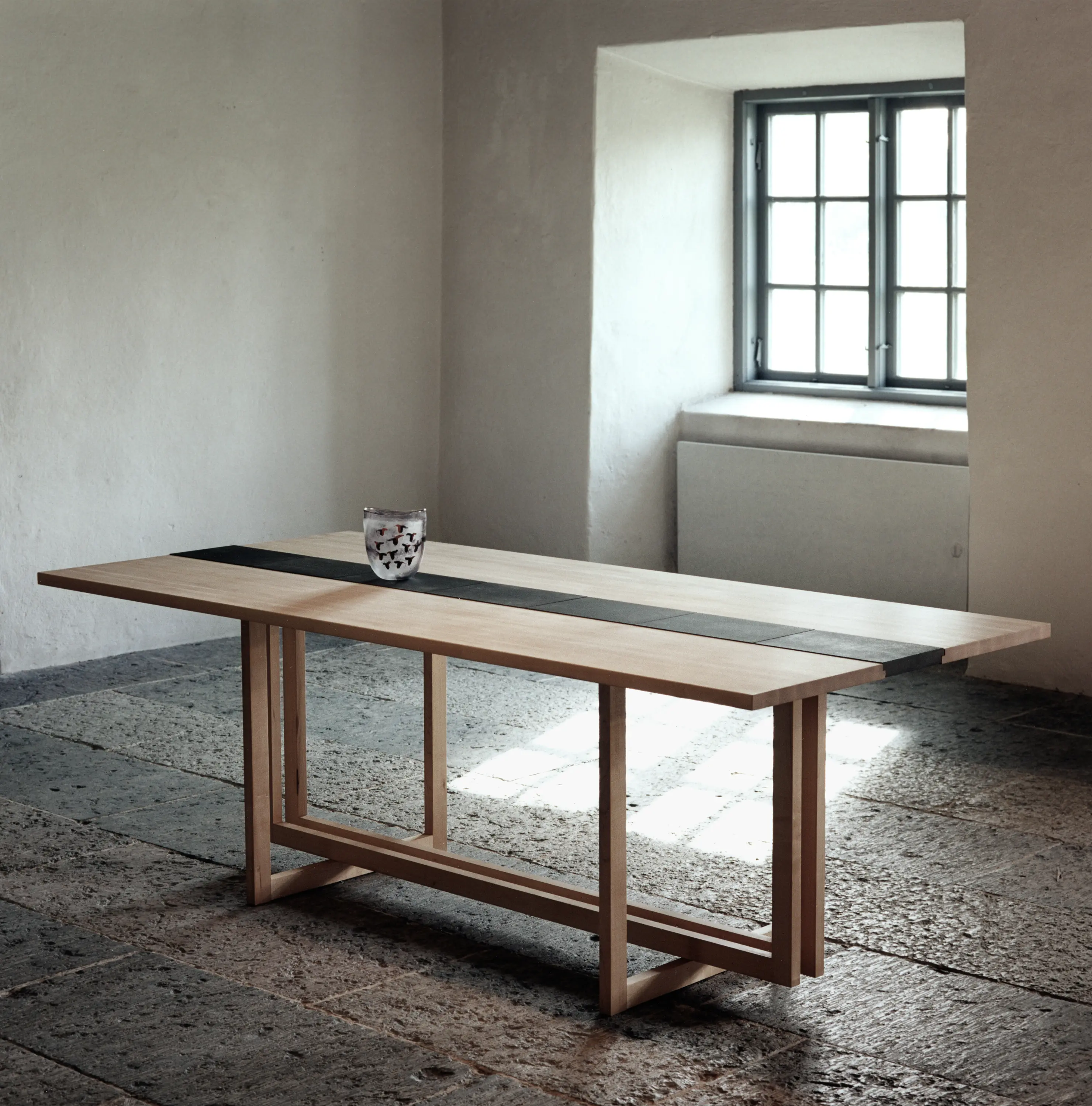 Olby Design - Kosmos dining table