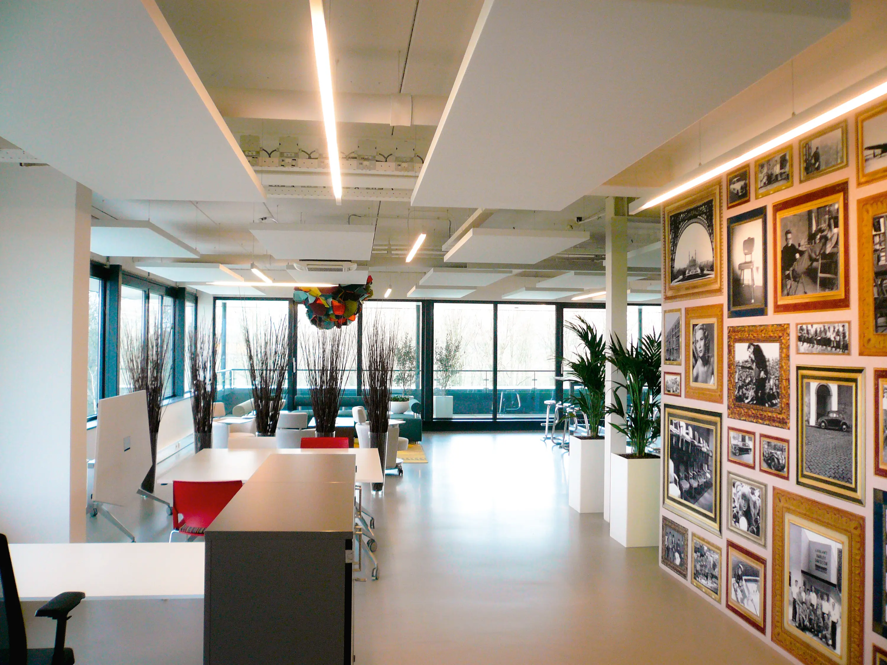 gallery-slide-0