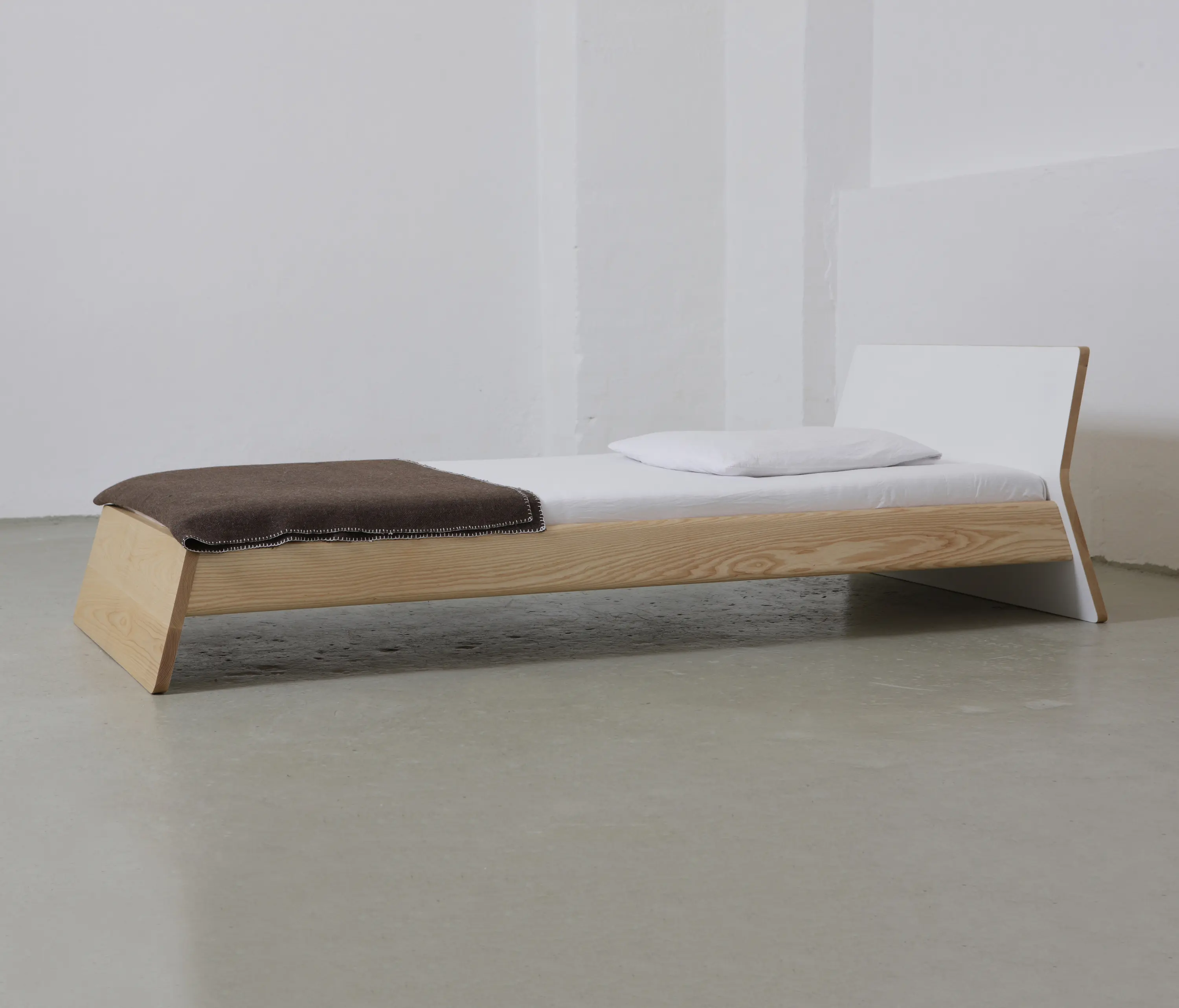 ellenberger - Private Space Bed 100