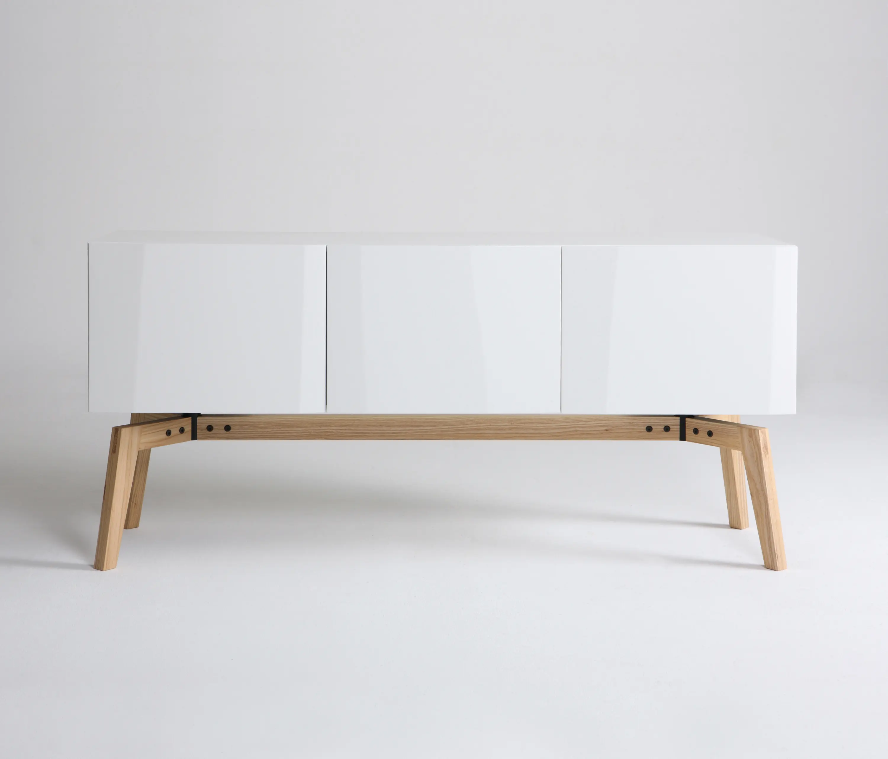 ellenberger - Private Space Credenza