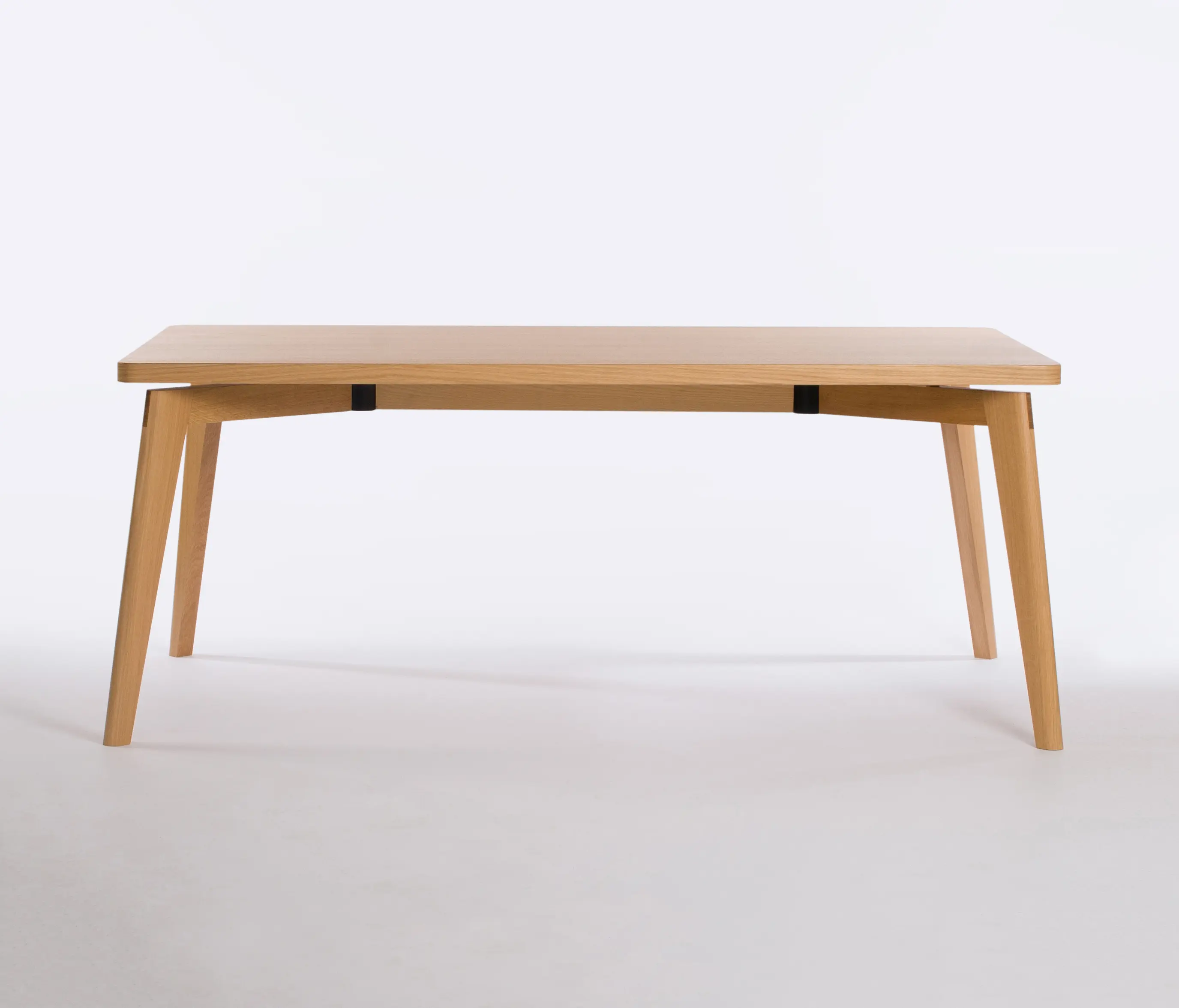 ellenberger - Private Space Dining Table Oak