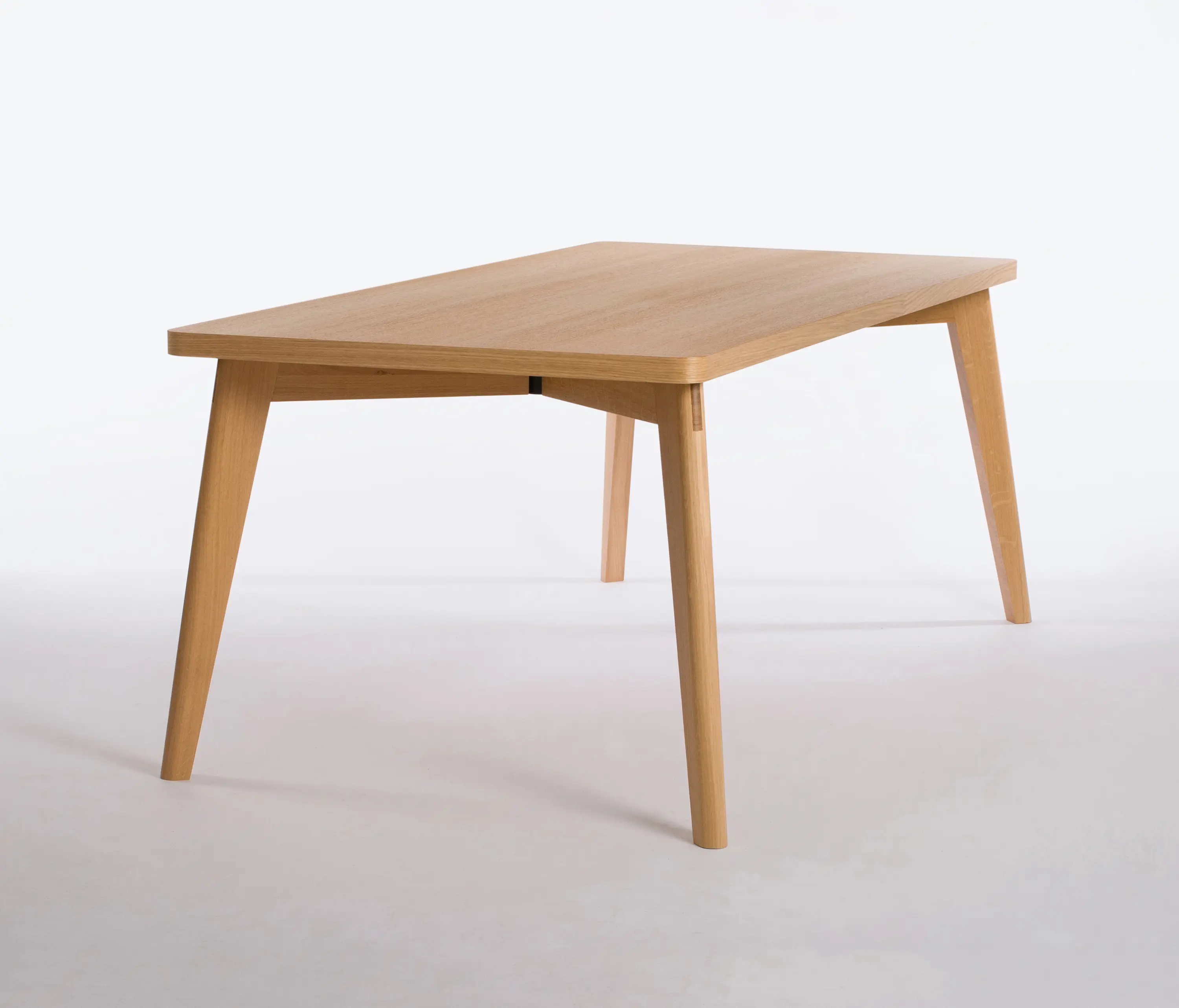 ellenberger - Private Space Dining Table Oak