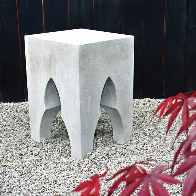 Afficher le produit Arch Stool du fabricant Castor