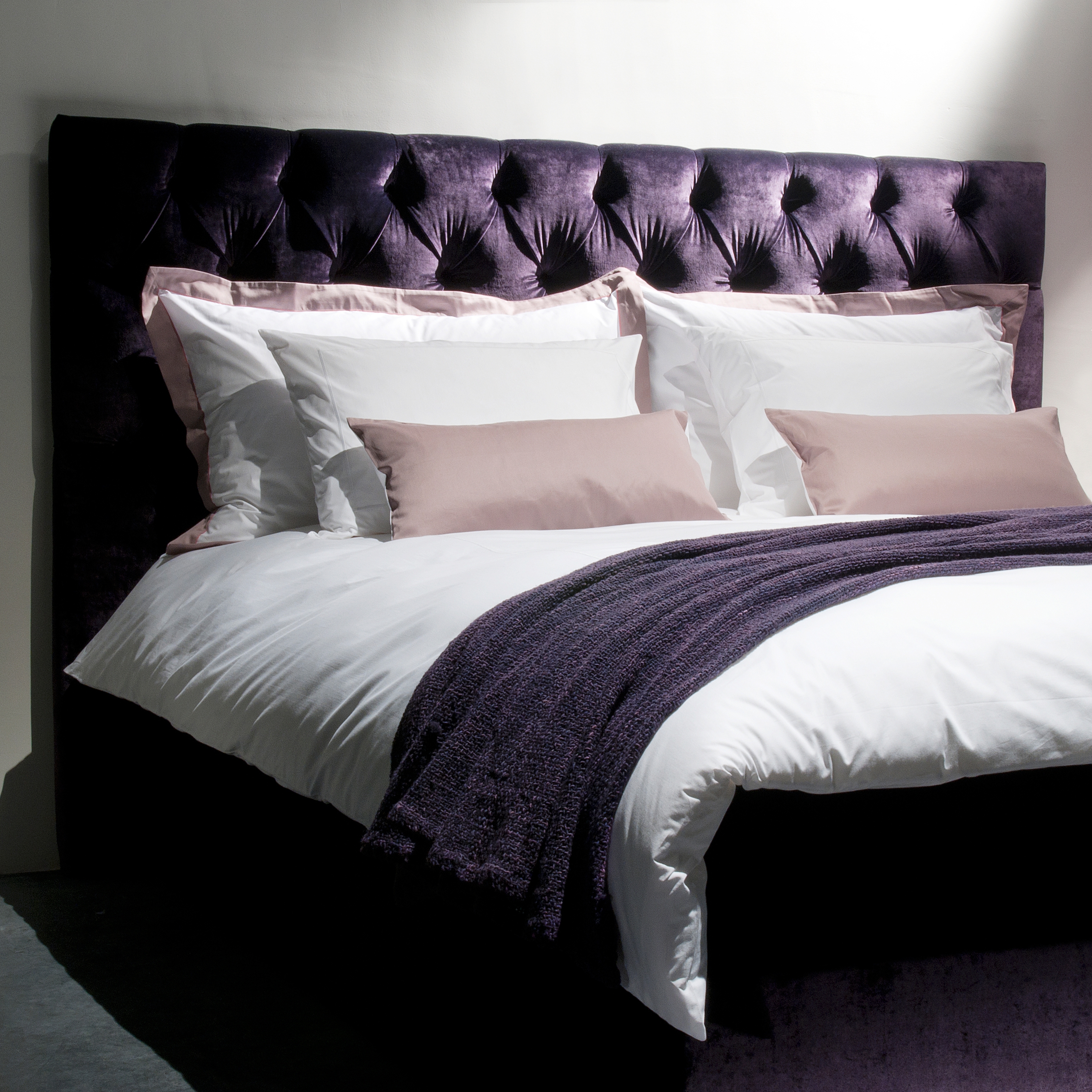Mostrar el producto Capiton headboard del fabricante Nilson Handmade Beds