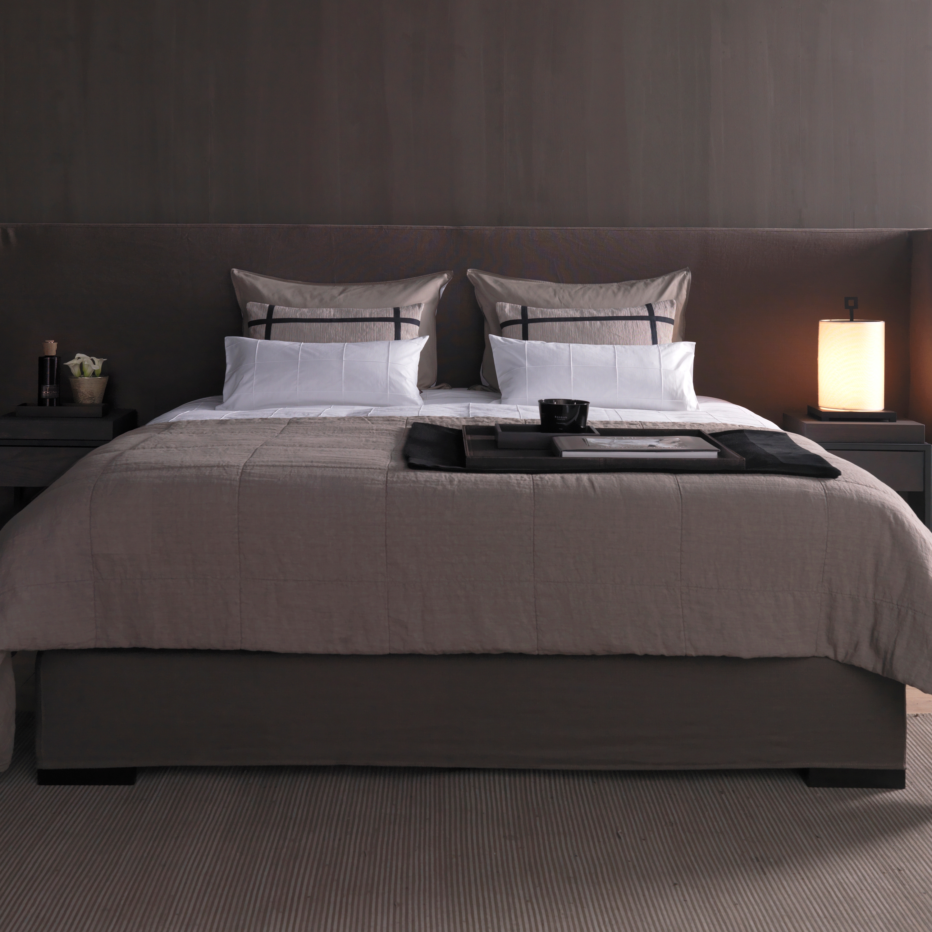 Afficher le produit Menton headboard du fabricant Nilson Handmade Beds