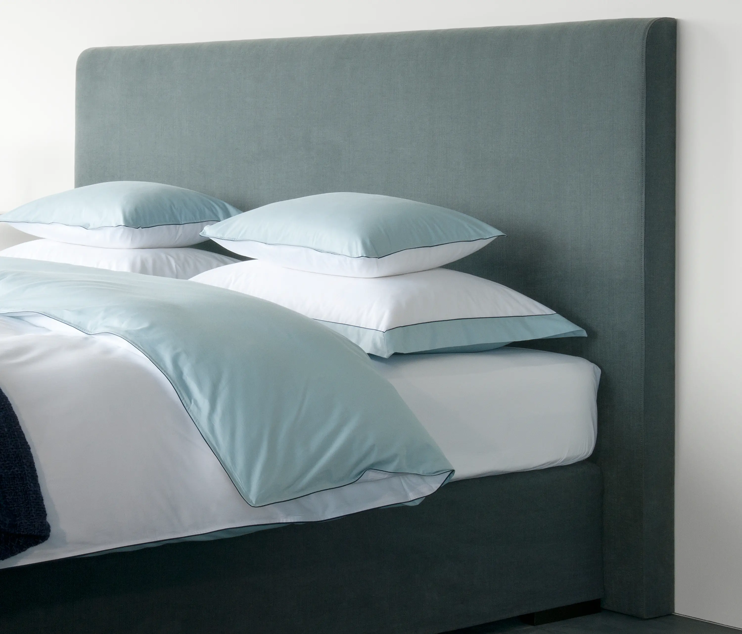 Nilson Handmade Beds - Timeless headboard