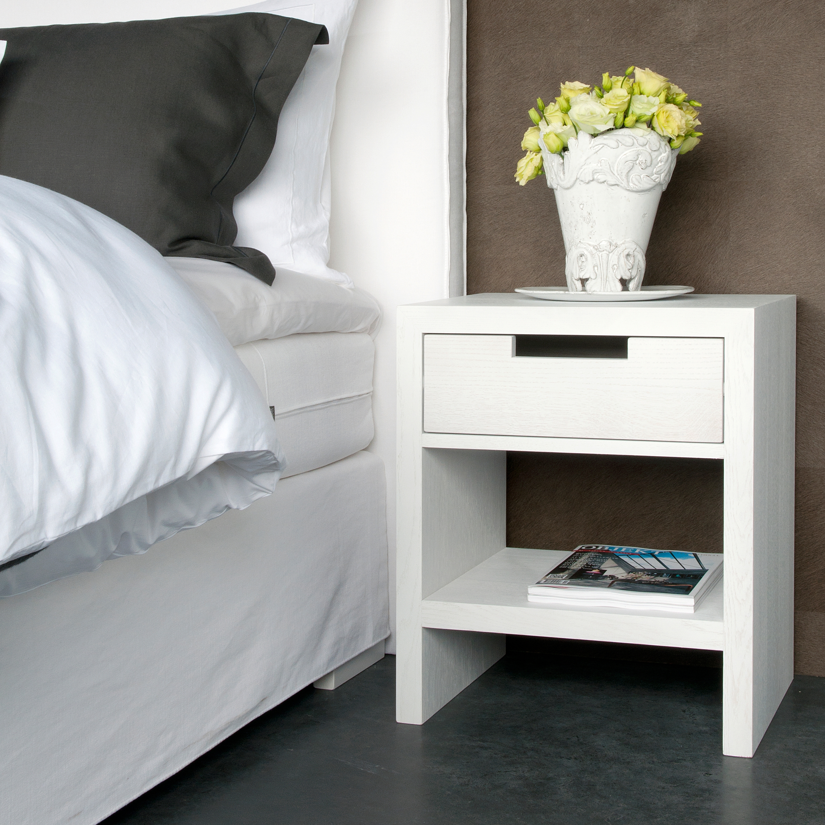 Mostra il prodotto Allegro table with drawer del produttore Nilson Handmade Beds