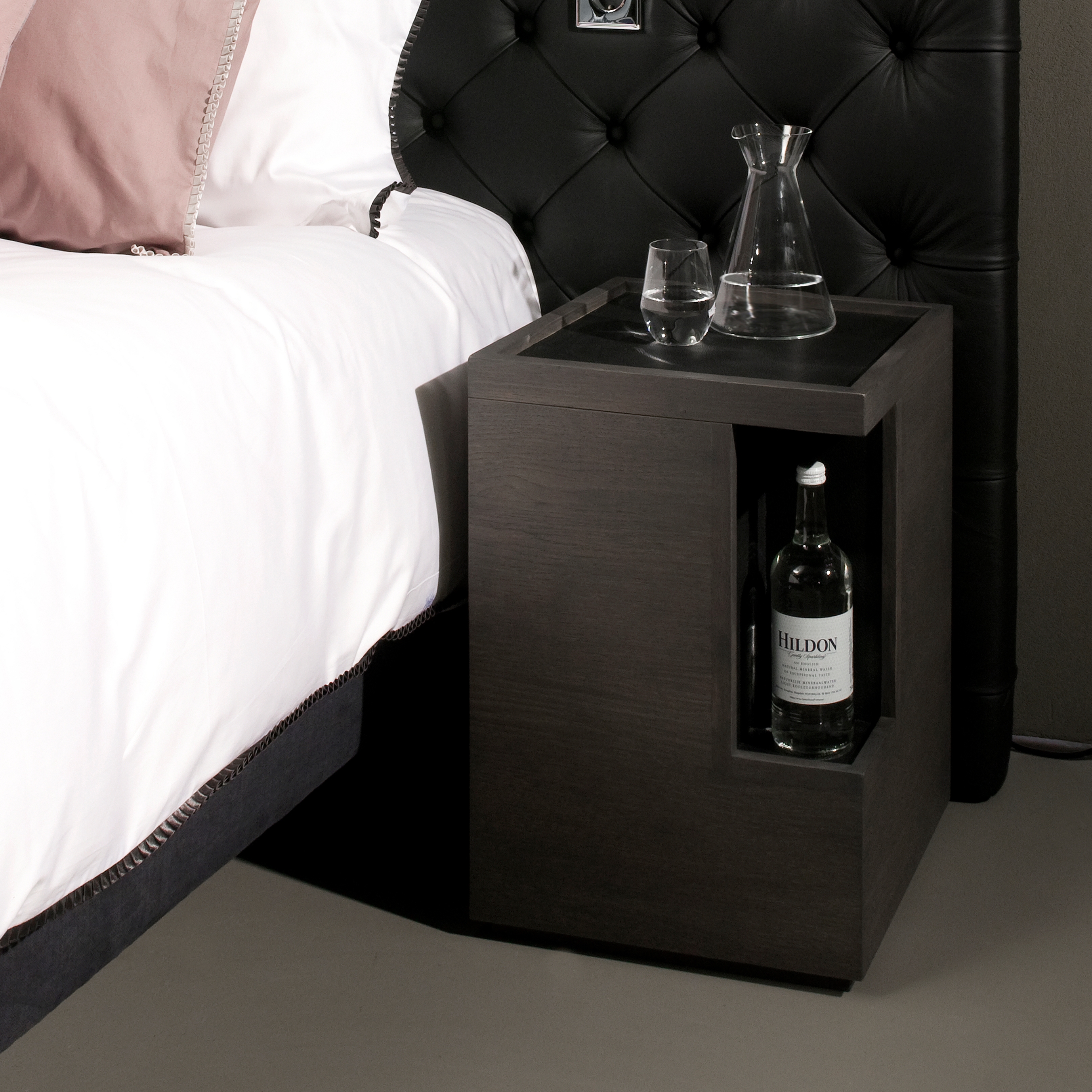 Mostra il prodotto Kyoto table del produttore Nilson Handmade Beds