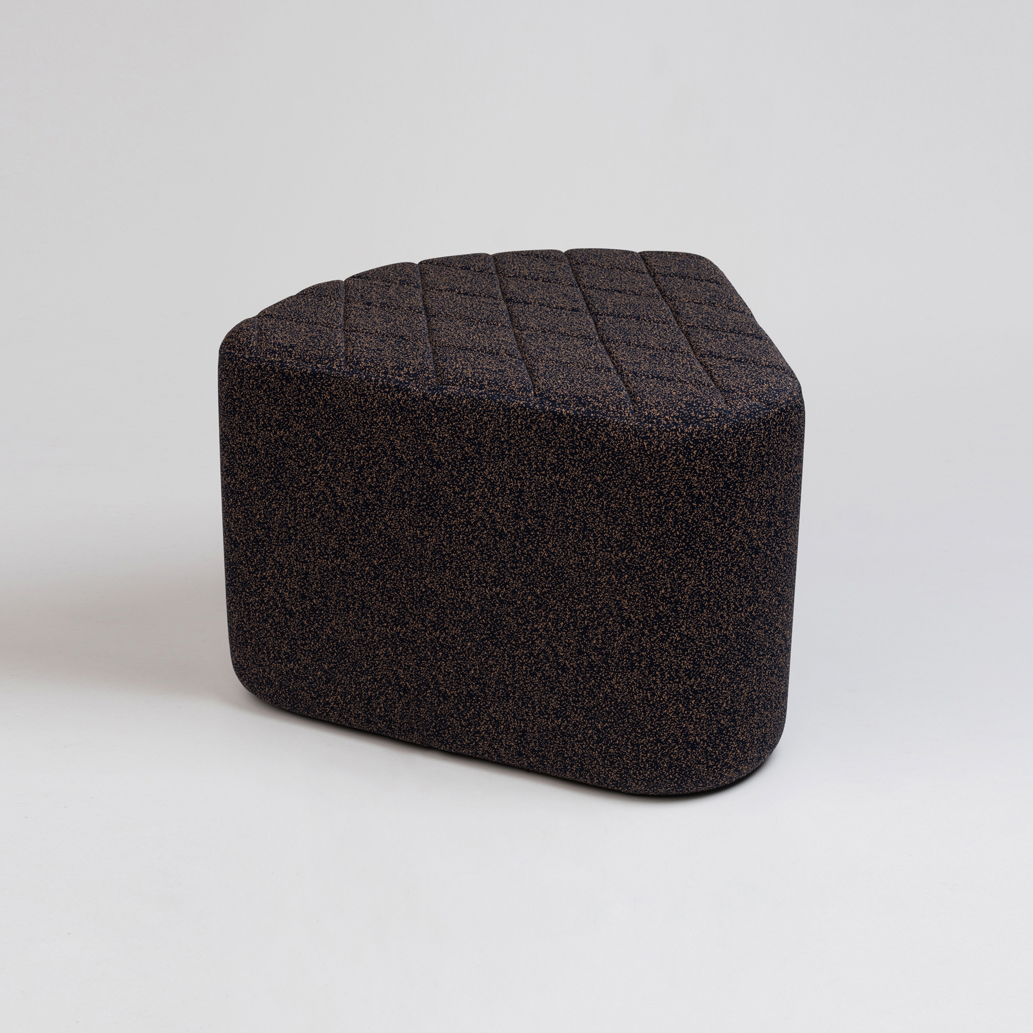 Aia Pouf