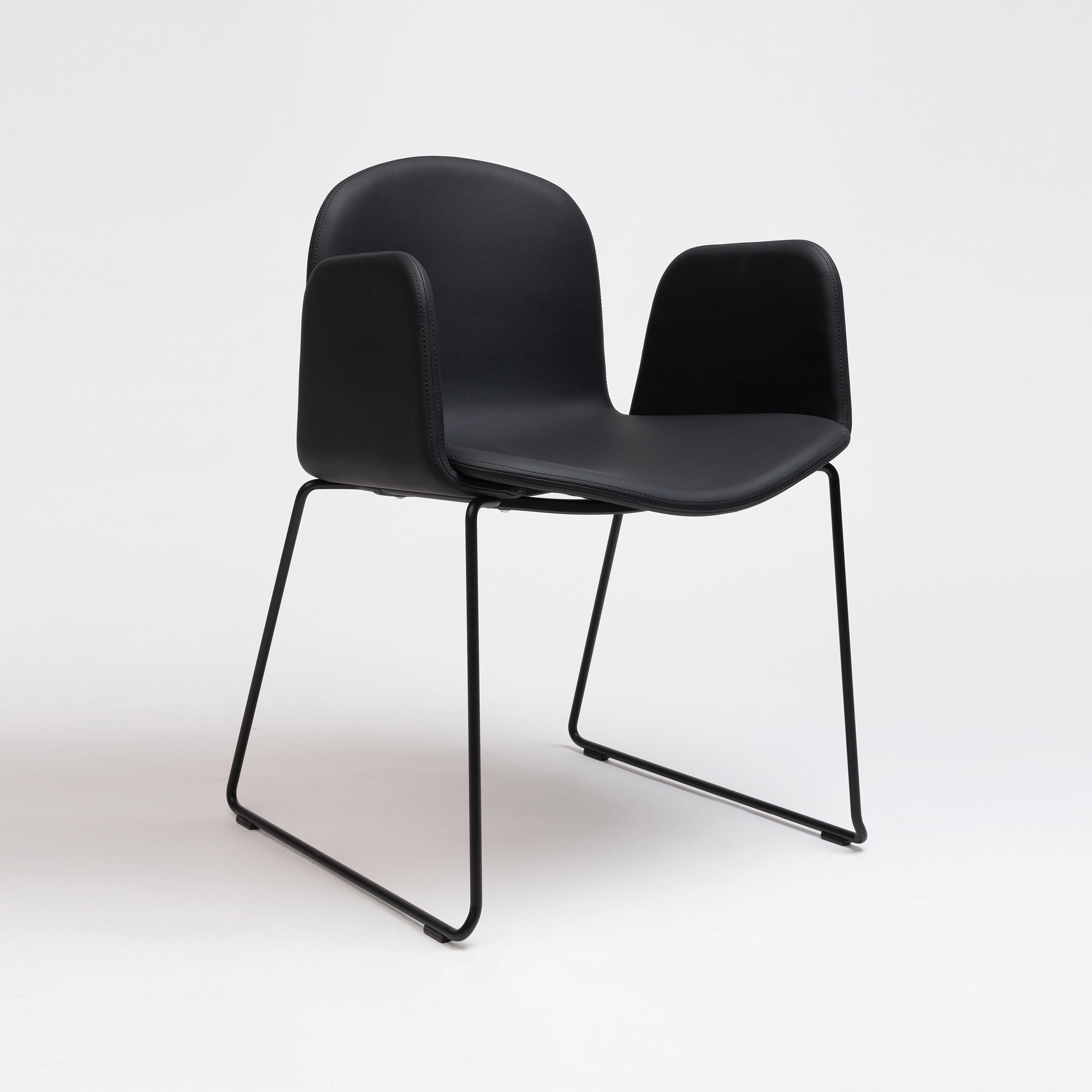 Afficher le produit Bob XL Sled Chair With Armrests du fabricant ONDARRETA