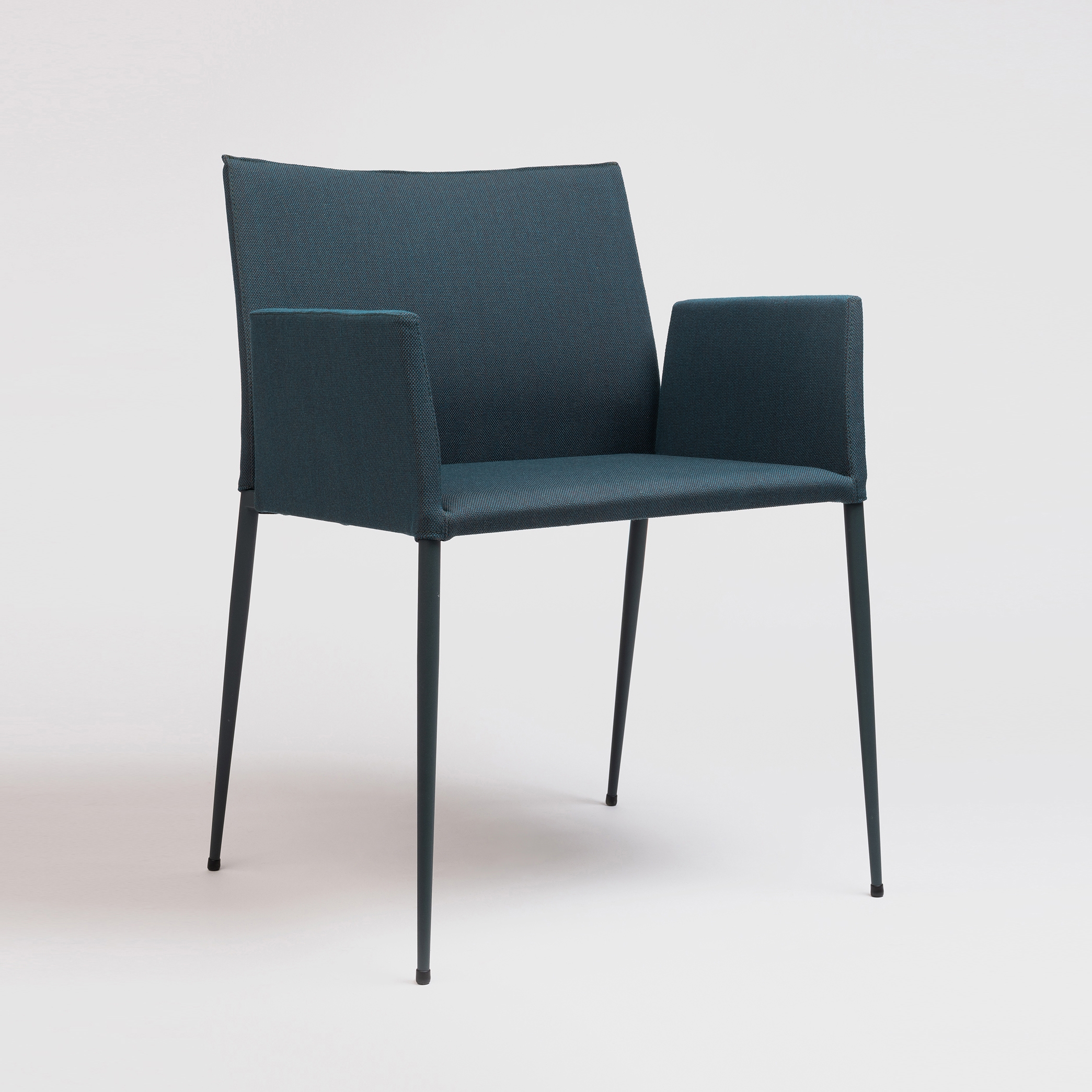 Afficher le produit Moka Chaise à Accoudoirs du fabricant ONDARRETA