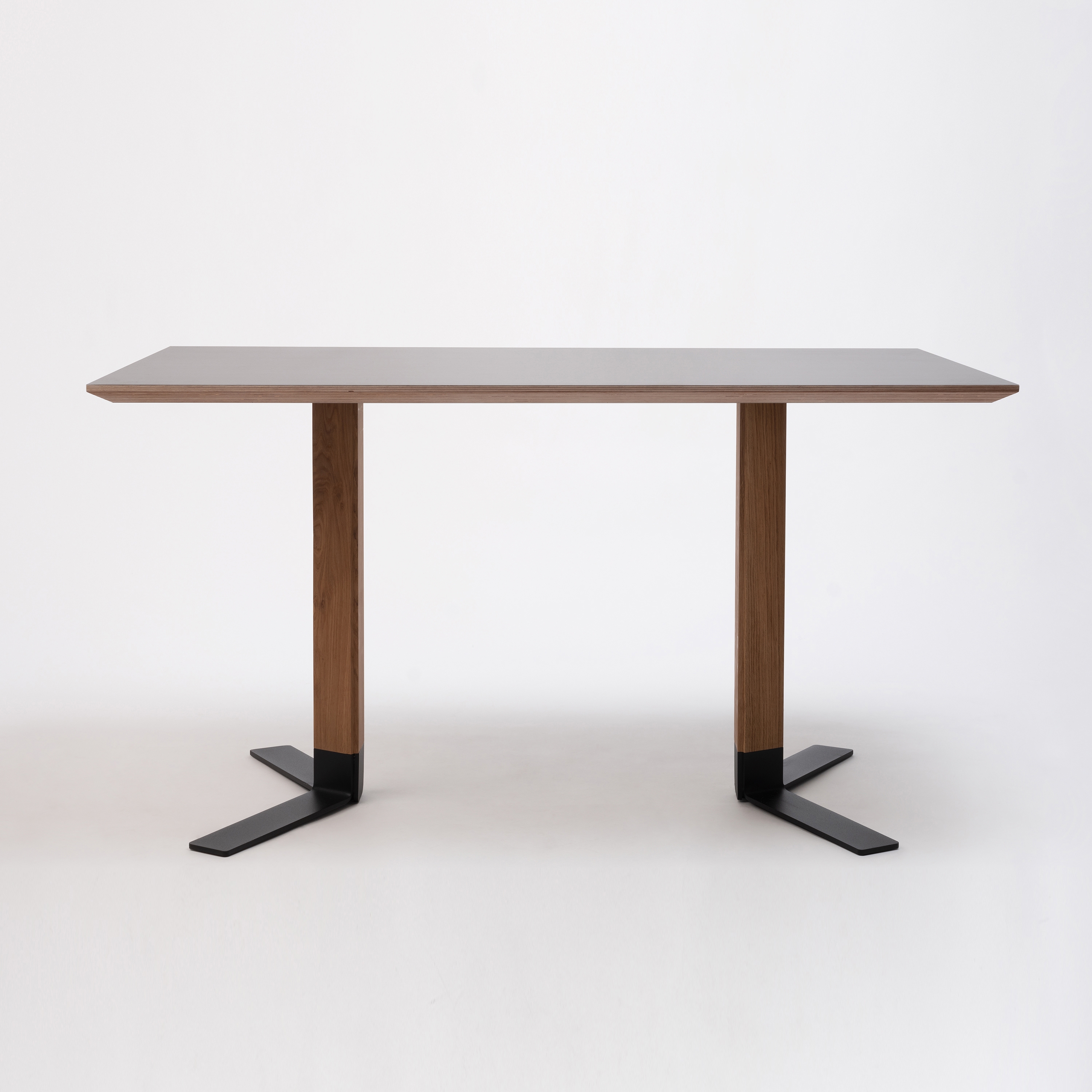 Display product Tero Doble Pedestal from manufacturer ONDARRETA
