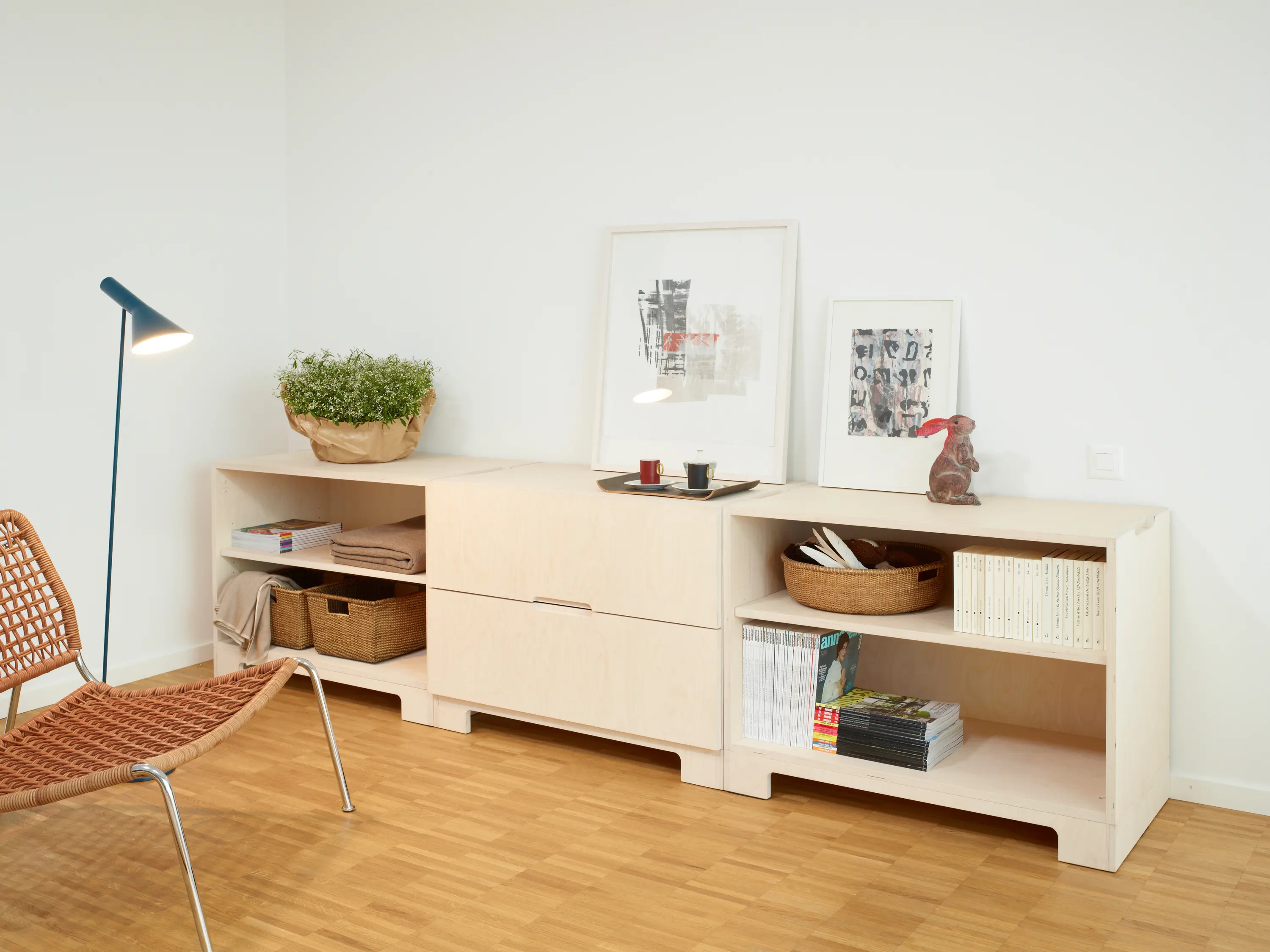 Blueroom - Commode - Base