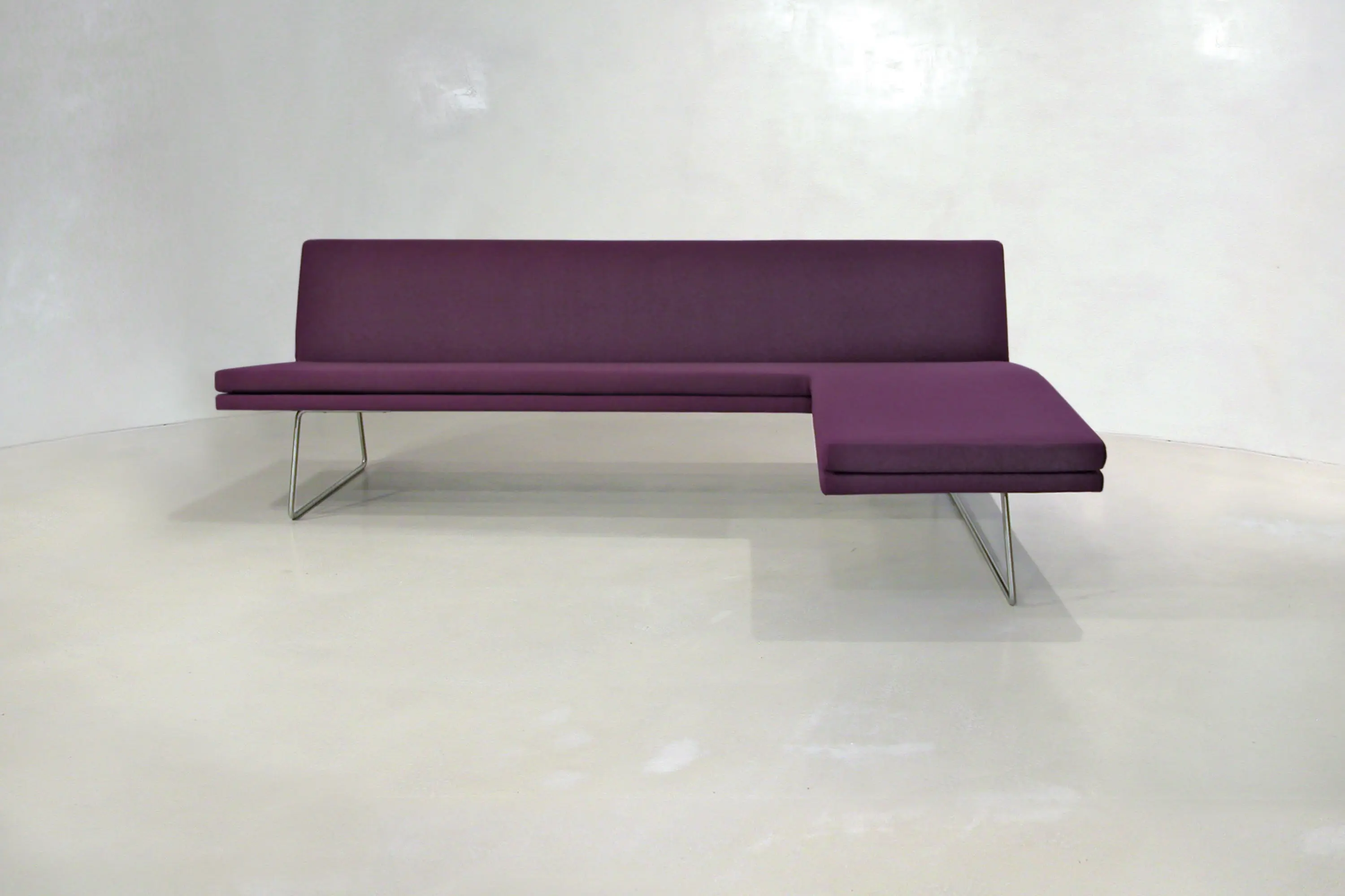 PIURIC - Slim Sofa