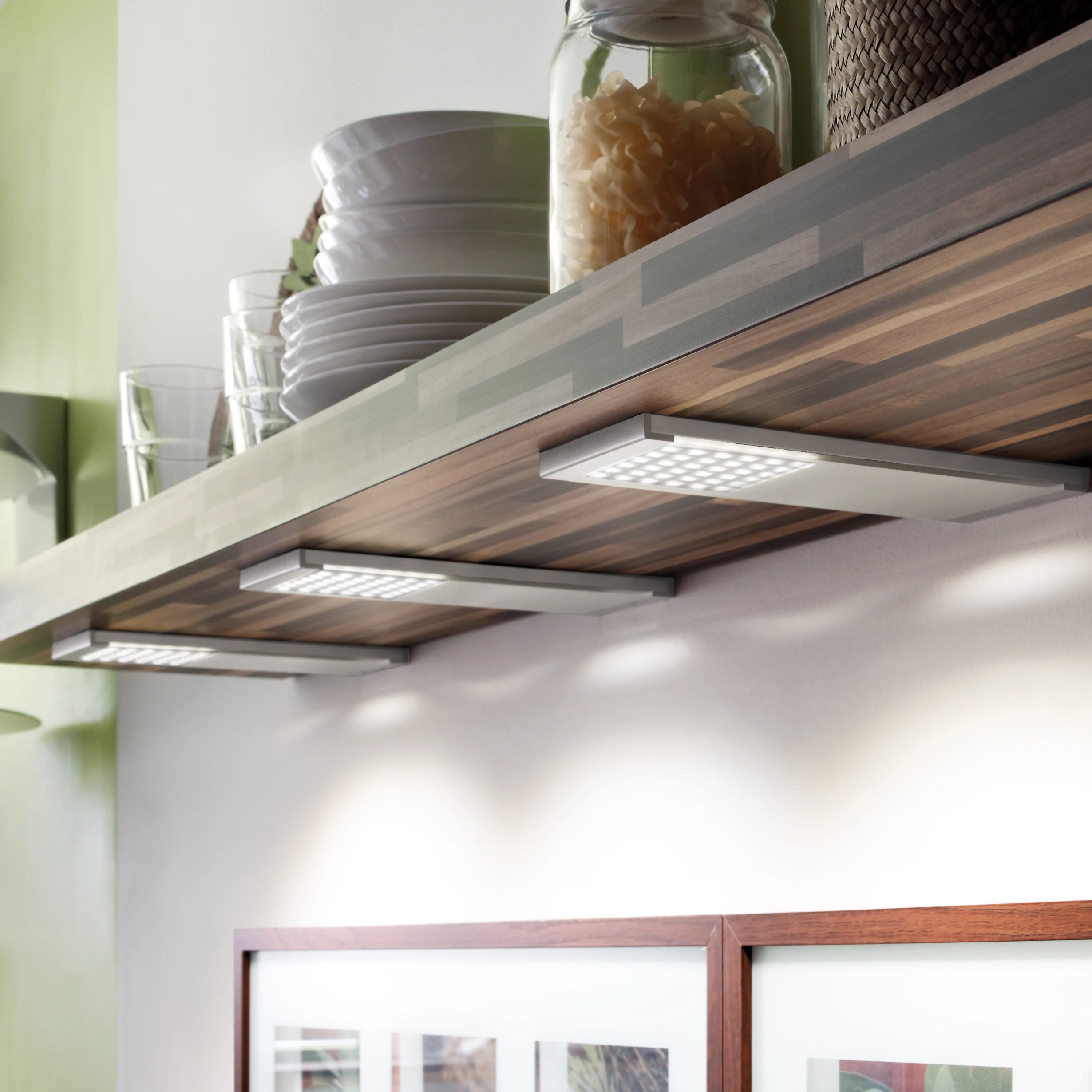 UNDER-CABINET LUMINAIRES
