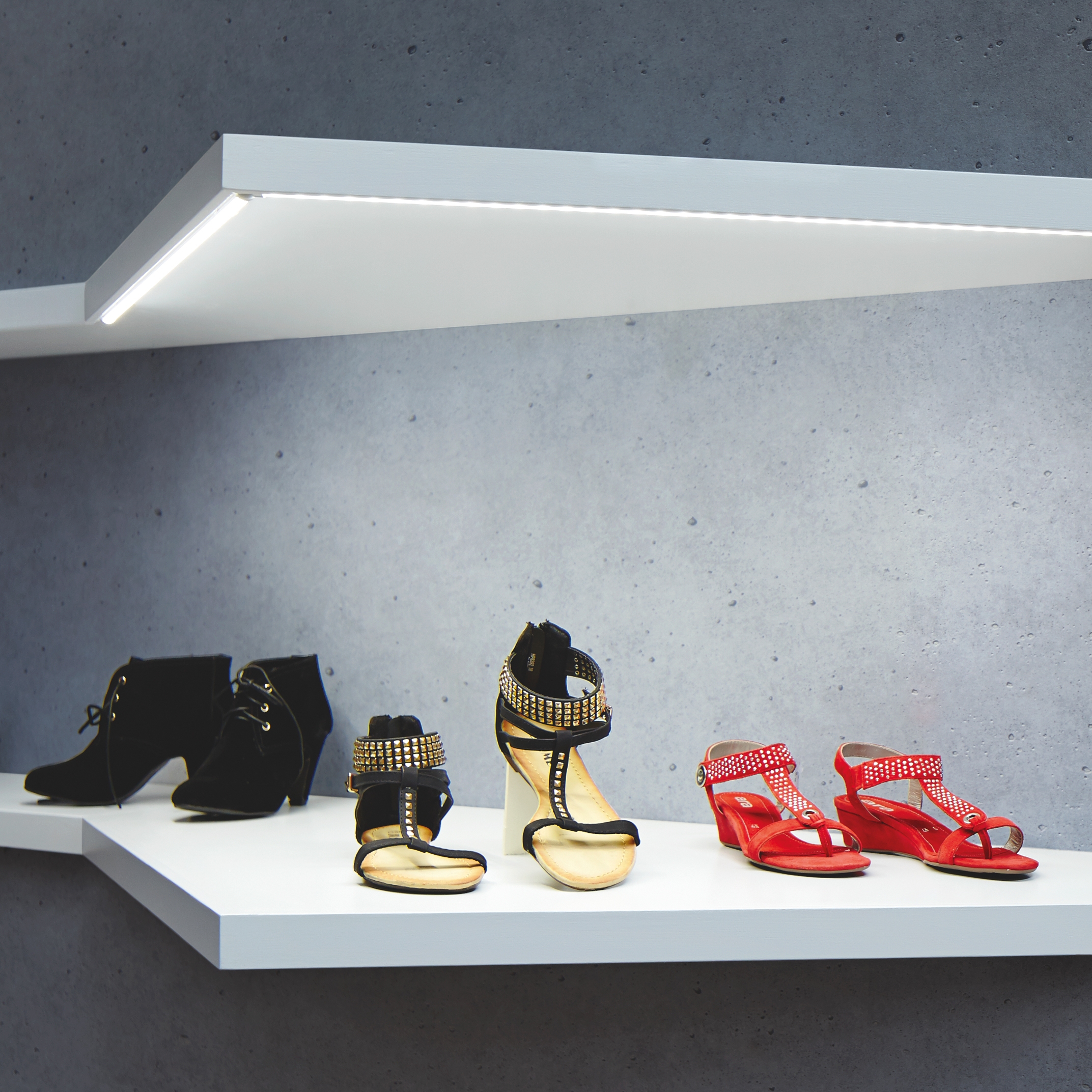 Display product LED Pipe from manufacturer Hera