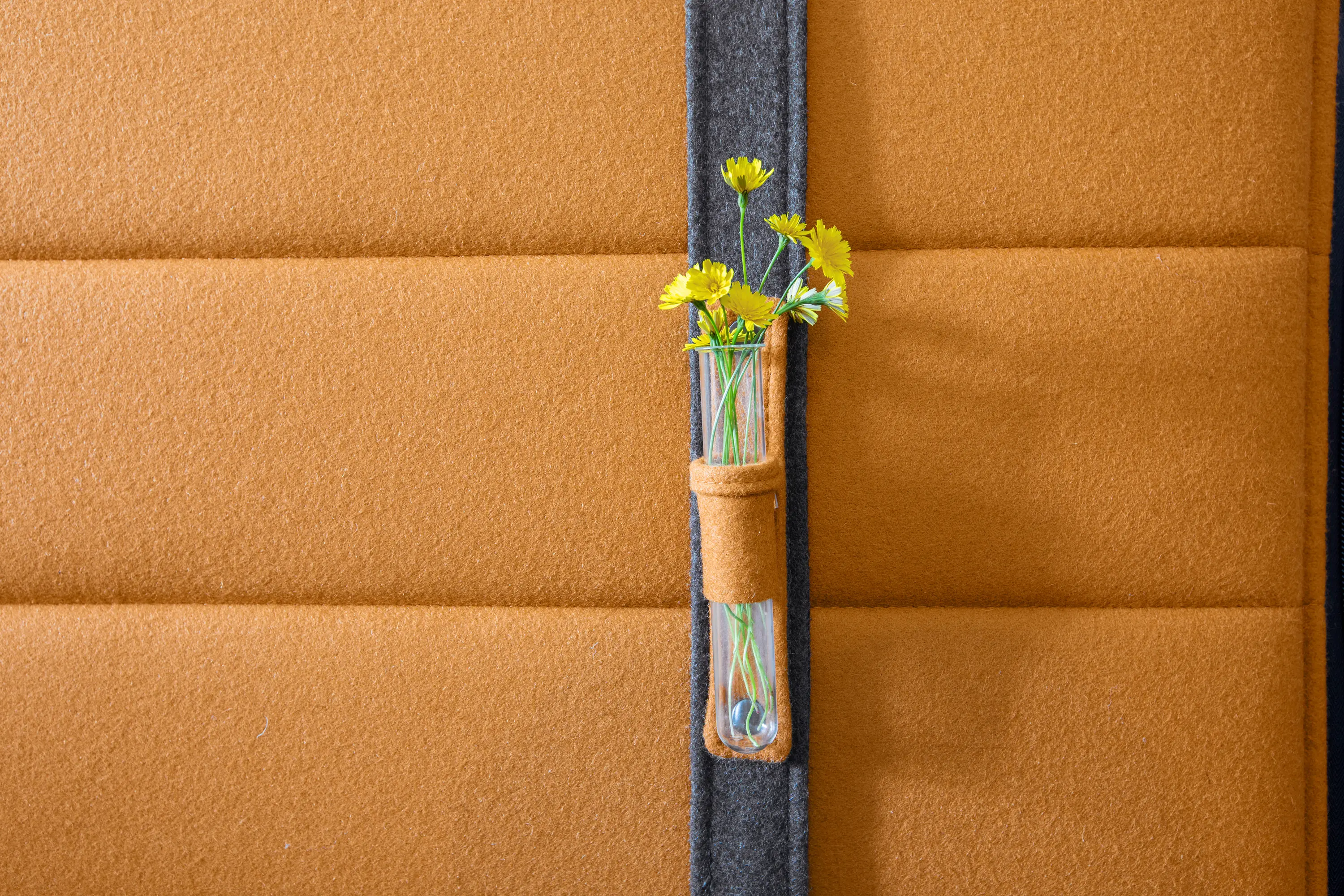 Febrü - Silent modular sound-absorbing room divider