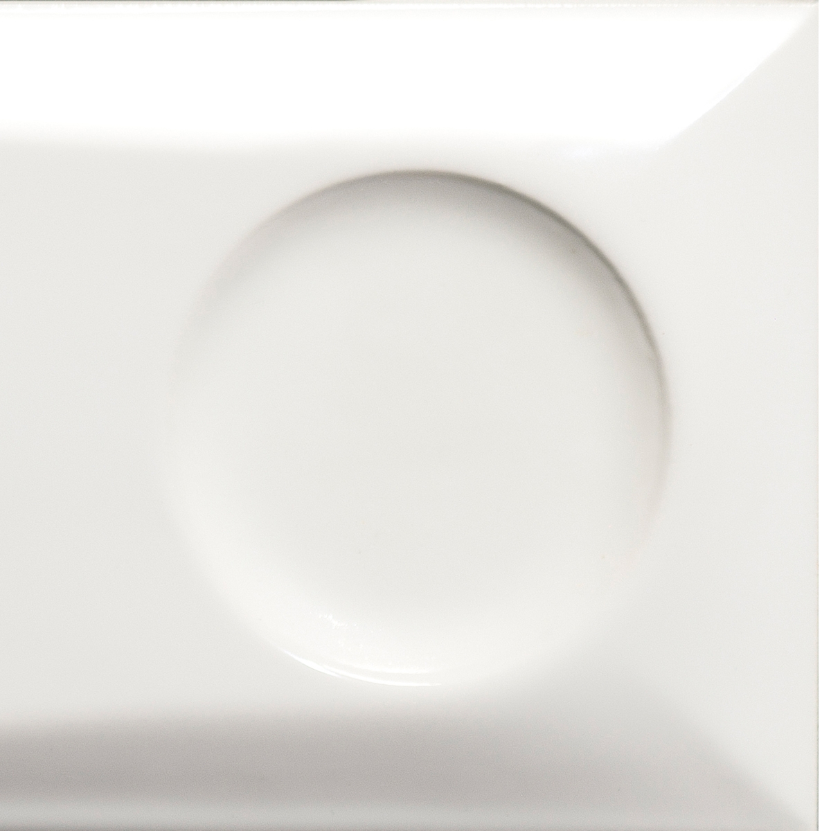 Goccia | Single tune in white glossy