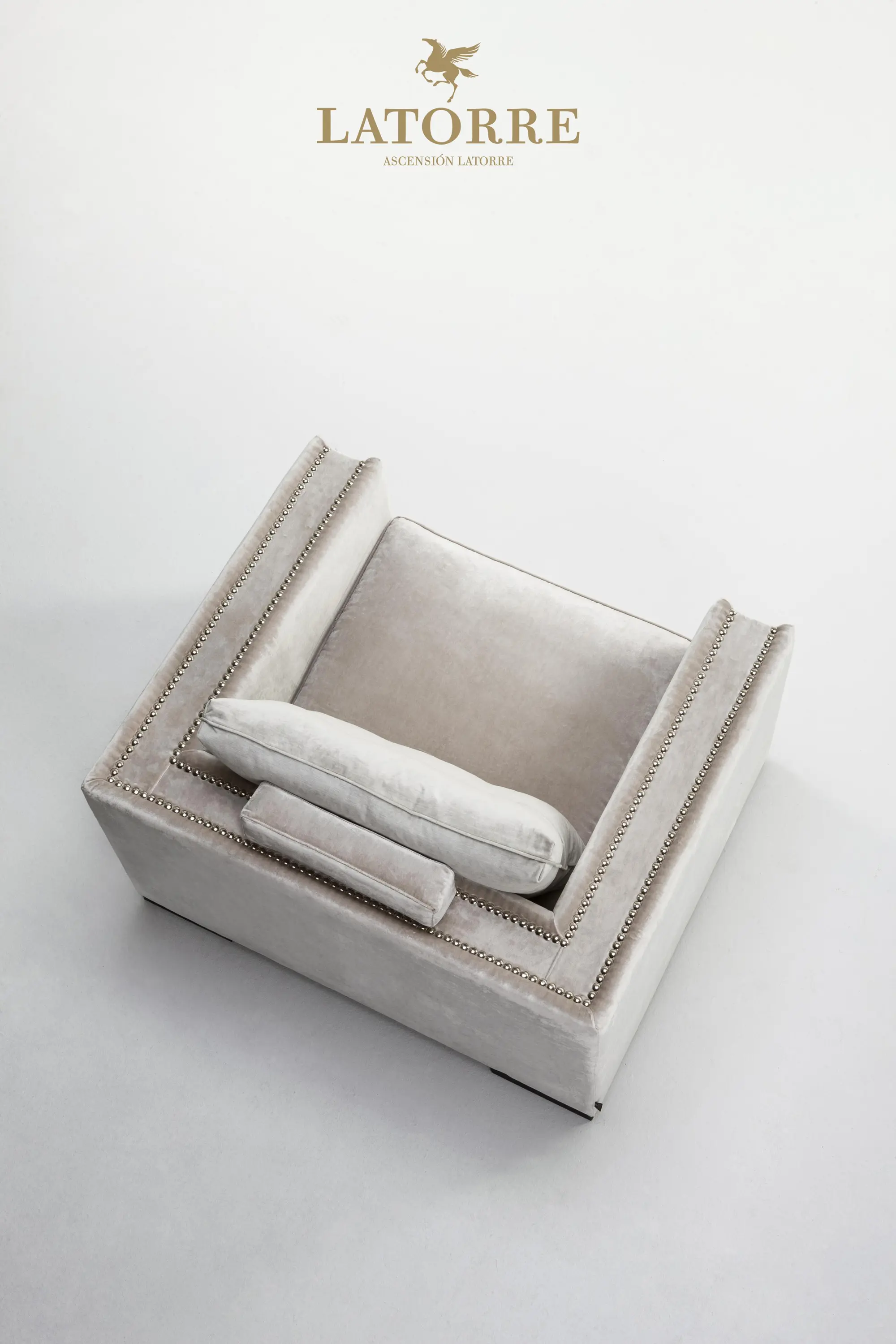 Ascensión Latorre - Mayfair Sofa